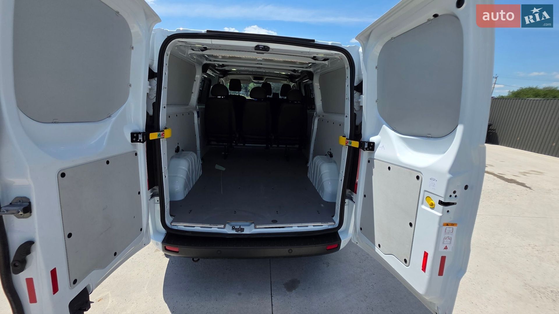 Ford Transit Custom 2020 VIN WF0YXXTTGYKS28128 фото оголошення 10 з 15