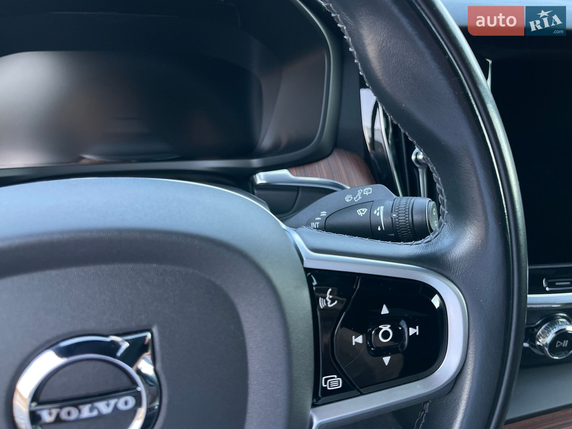 Volvo V60 Cross Country 2020 VIN YV1ZZK5VCM1072596 фото оголошення 44 з 87