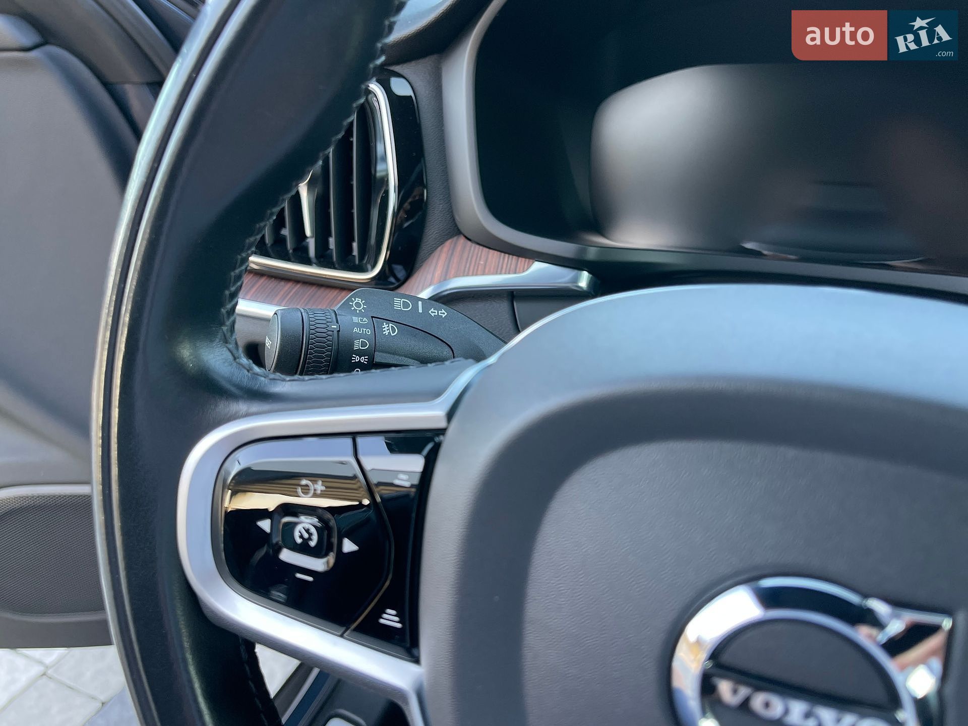 Volvo V60 Cross Country 2020 VIN YV1ZZK5VCM1072596 фото оголошення 43 з 87