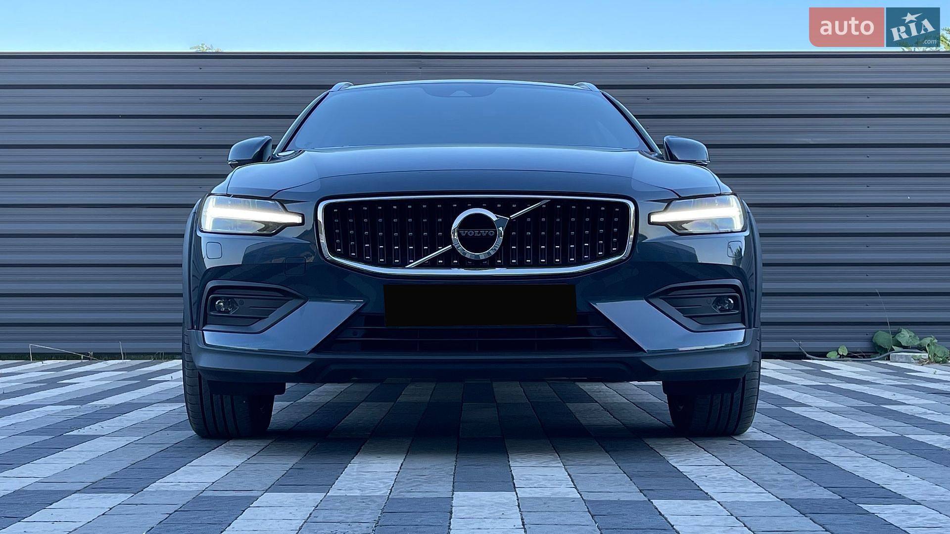 Volvo V60 Cross Country 2020 VIN YV1ZZK5VCM1072596 фото оголошення 6 з 87