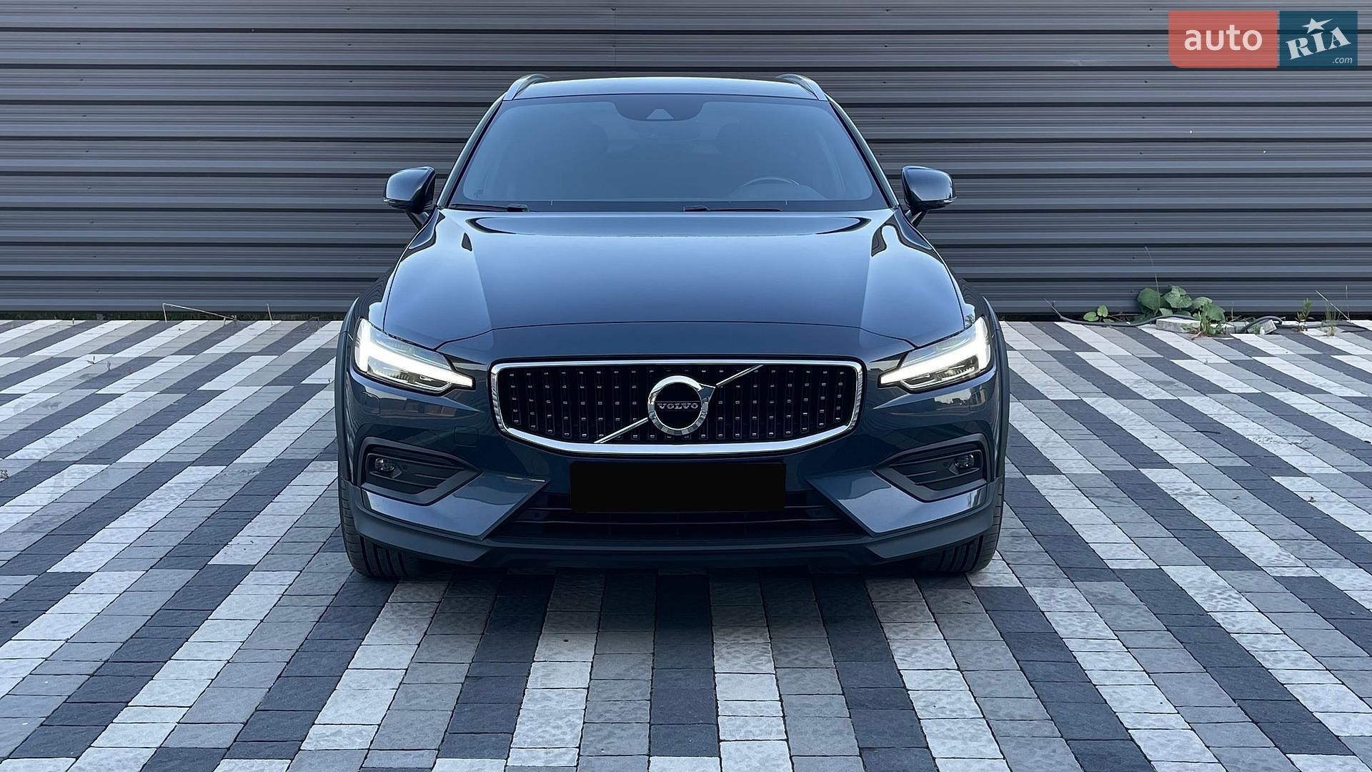 Volvo V60 Cross Country 2020 VIN YV1ZZK5VCM1072596 фото оголошення 5 з 87