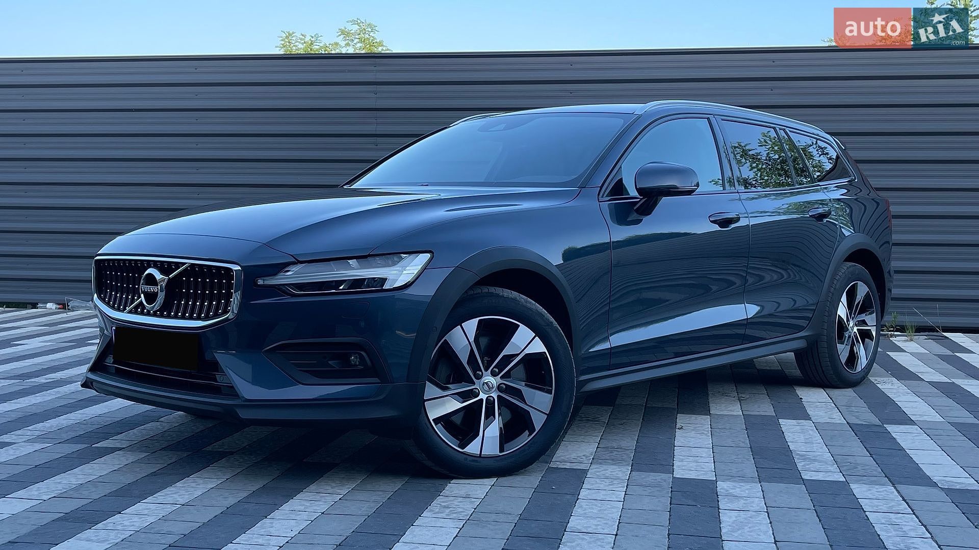 Volvo V60 Cross Country 2020 VIN YV1ZZK5VCM1072596 фото оголошення 9 з 87