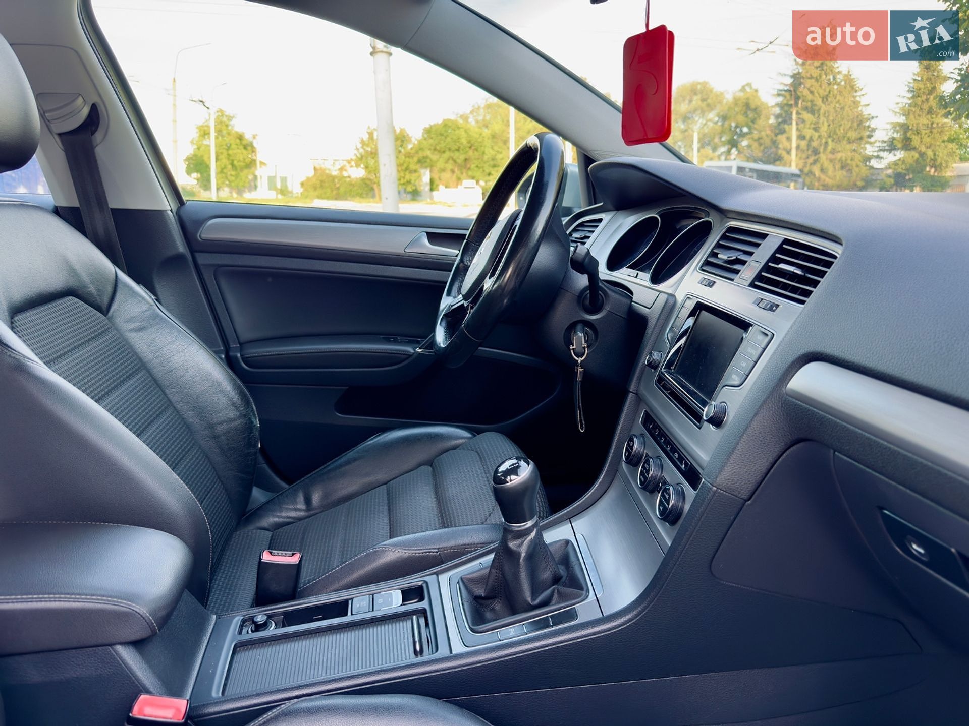 Volkswagen Golf 2014 VIN WVWZZZAUZFP571550 фото оголошення 8 з 24