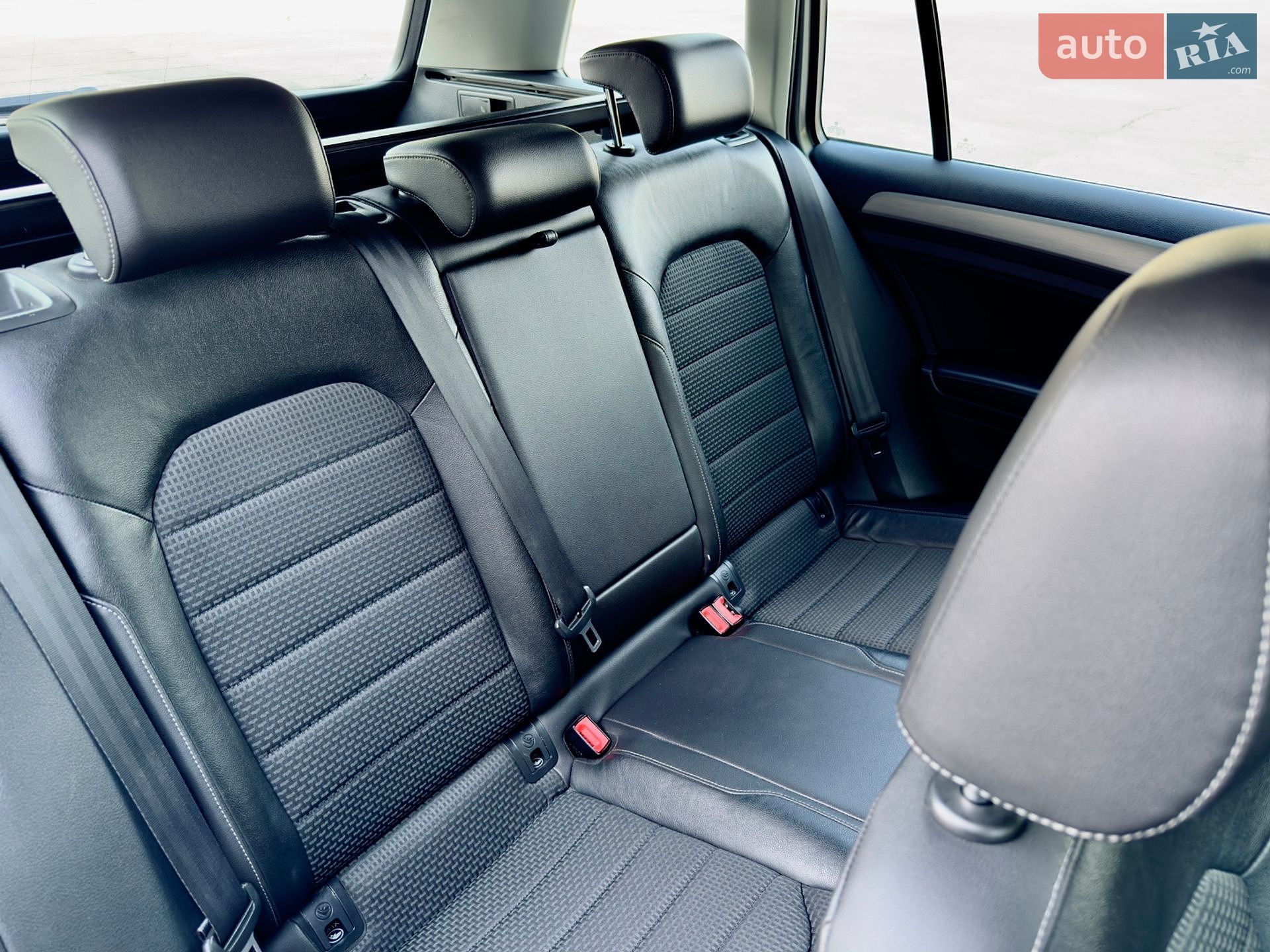 Volkswagen Golf 2014 VIN WVWZZZAUZFP571550 фото оголошення 10 з 24