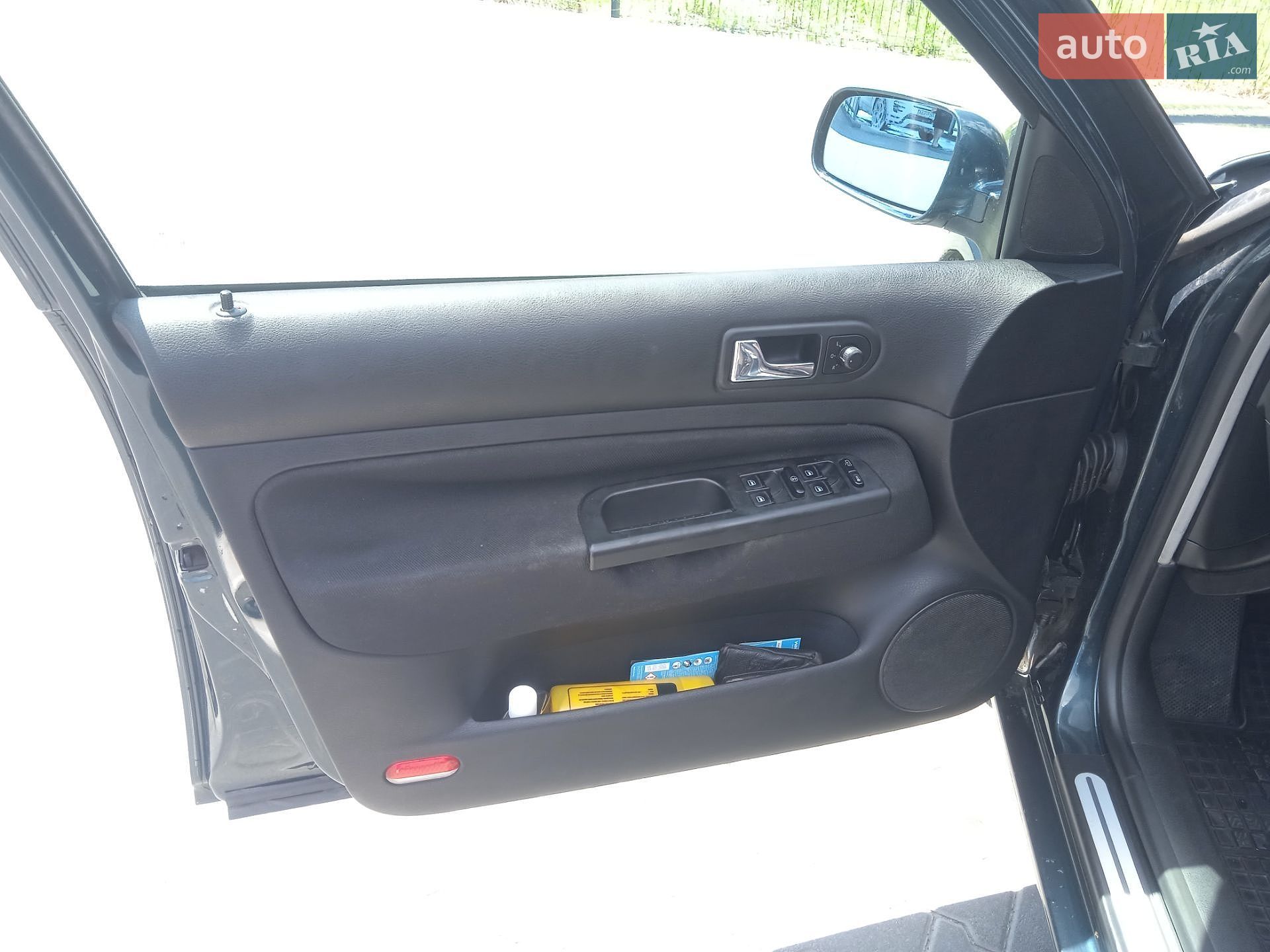 Volkswagen Golf 2001 VIN WVWZZZ1JZ1W723073 фото оголошення 28 з 37