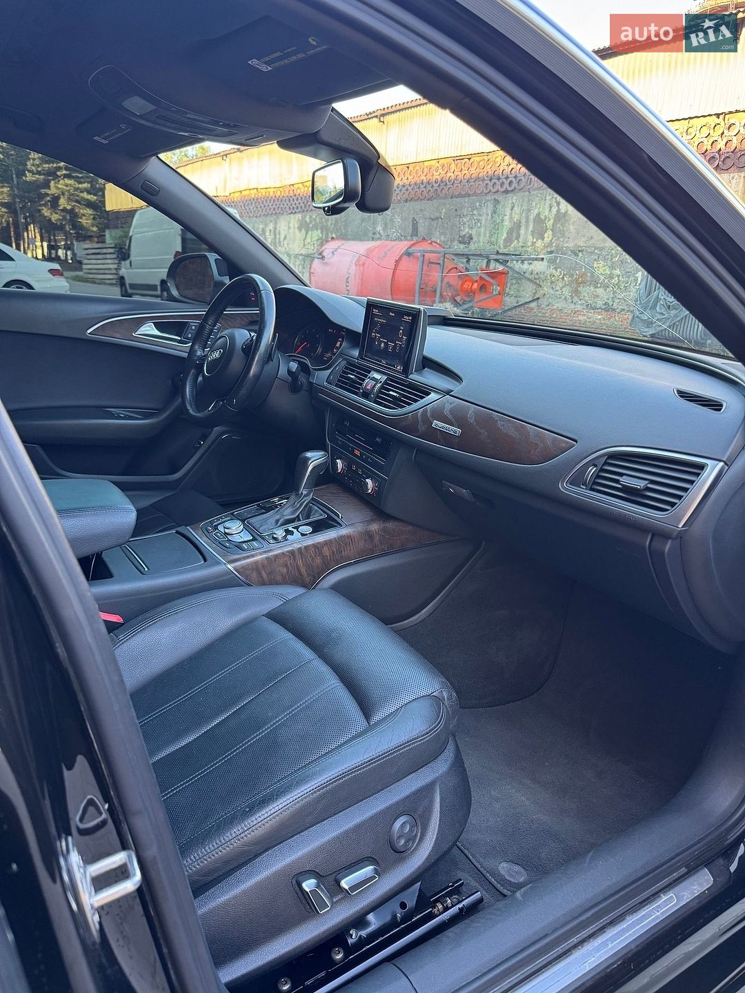 Audi A6 2016 VIN WAUHGAFC6GN084812 фото оголошення 23 з 34