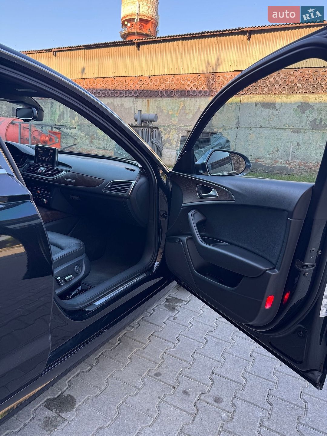 Audi A6 2016 VIN WAUHGAFC6GN084812 фото оголошення 25 з 34
