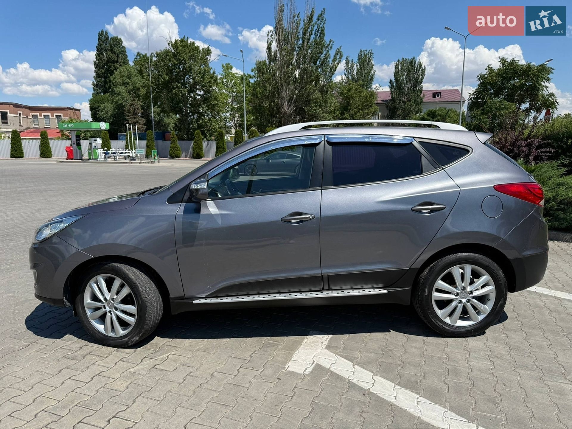 Hyundai ix35 2011 VIN KMHJU81VBBU278511 фото оголошення 2 з 58