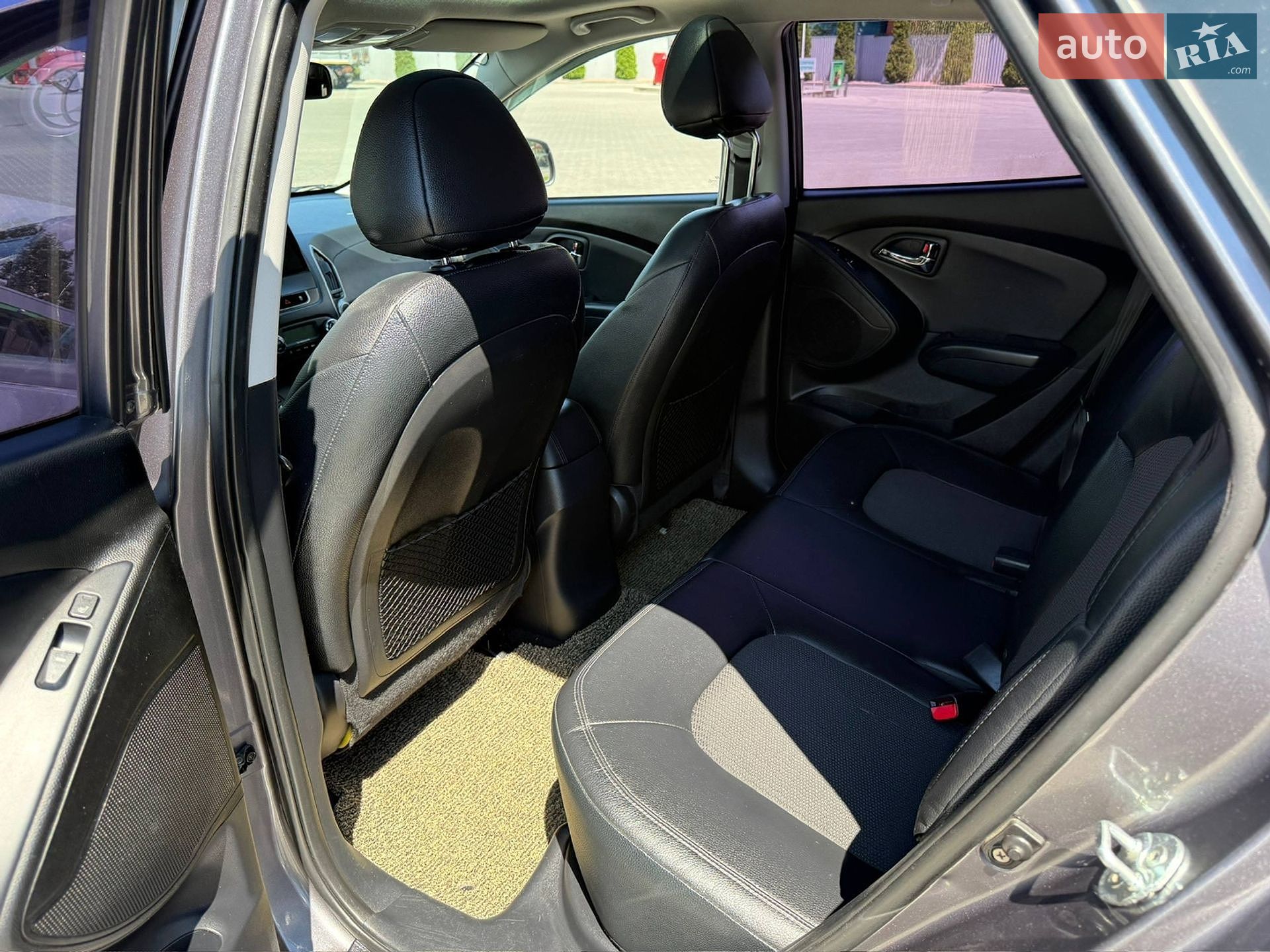 Hyundai ix35 2011 VIN KMHJU81VBBU278511 фото оголошення 30 з 58