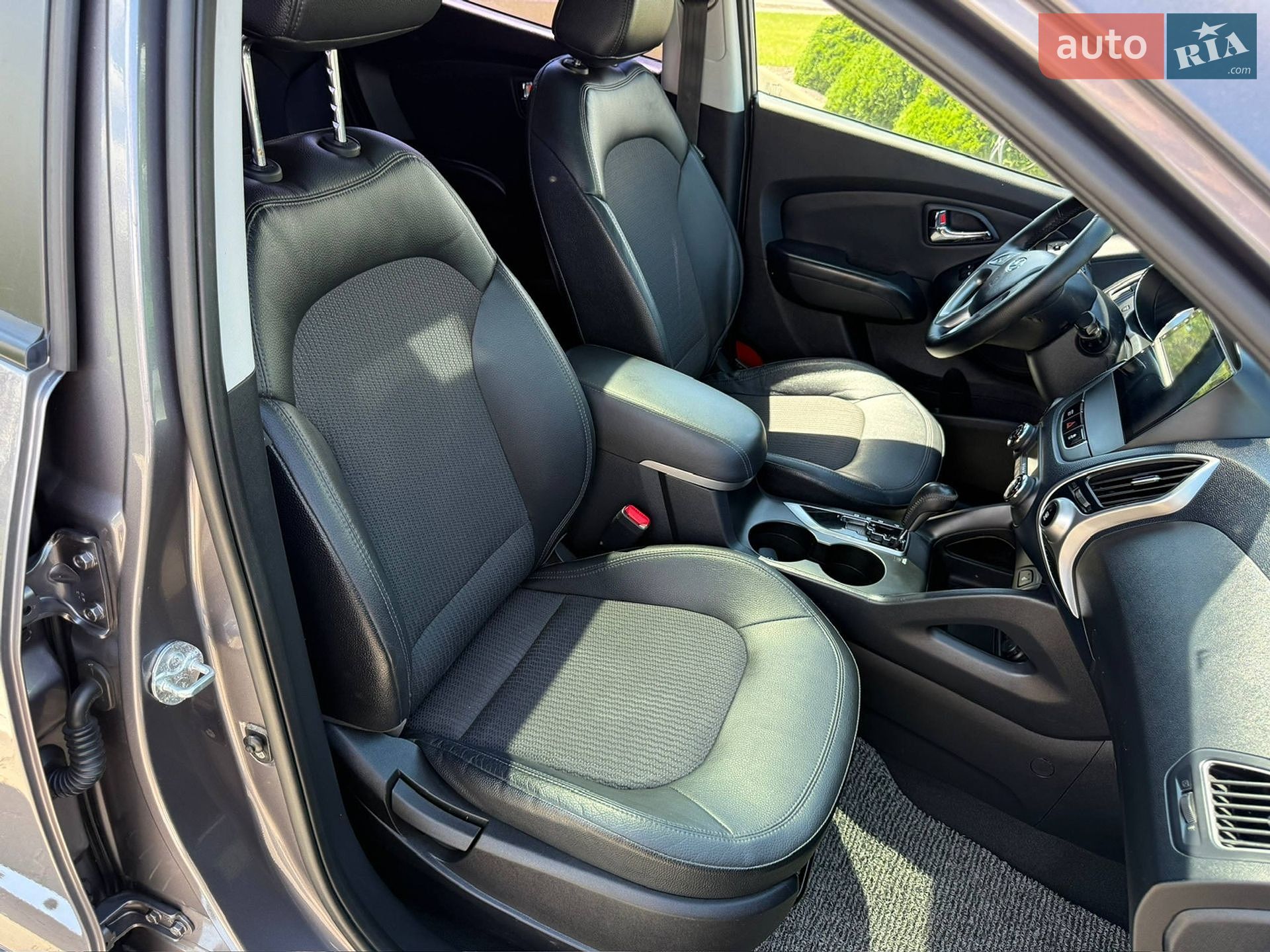 Hyundai ix35 2011 VIN KMHJU81VBBU278511 фото оголошення 50 з 58