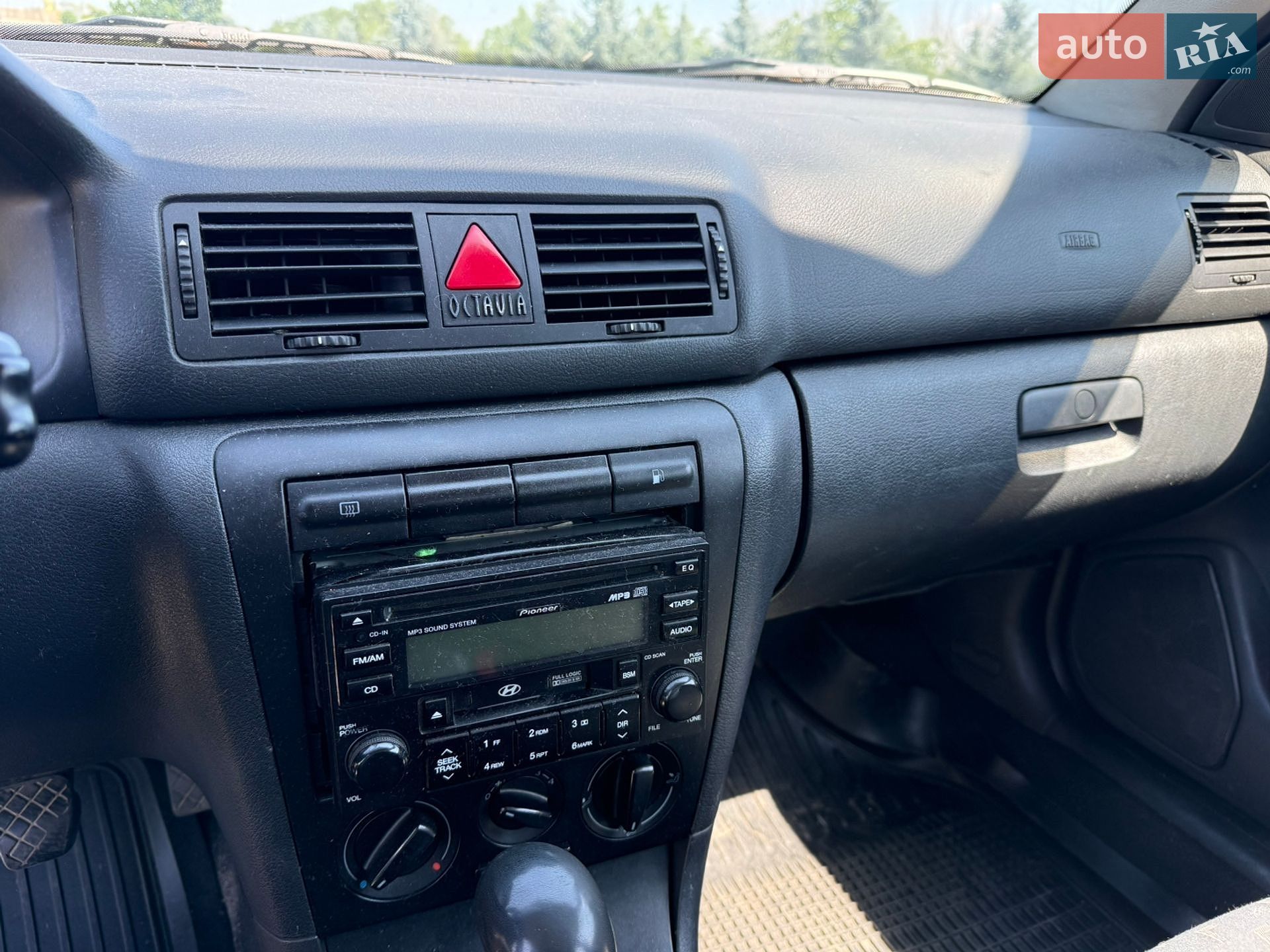 Skoda Octavia 2007 VIN TMBDG41U47B012981 фото оголошення 15 з 17