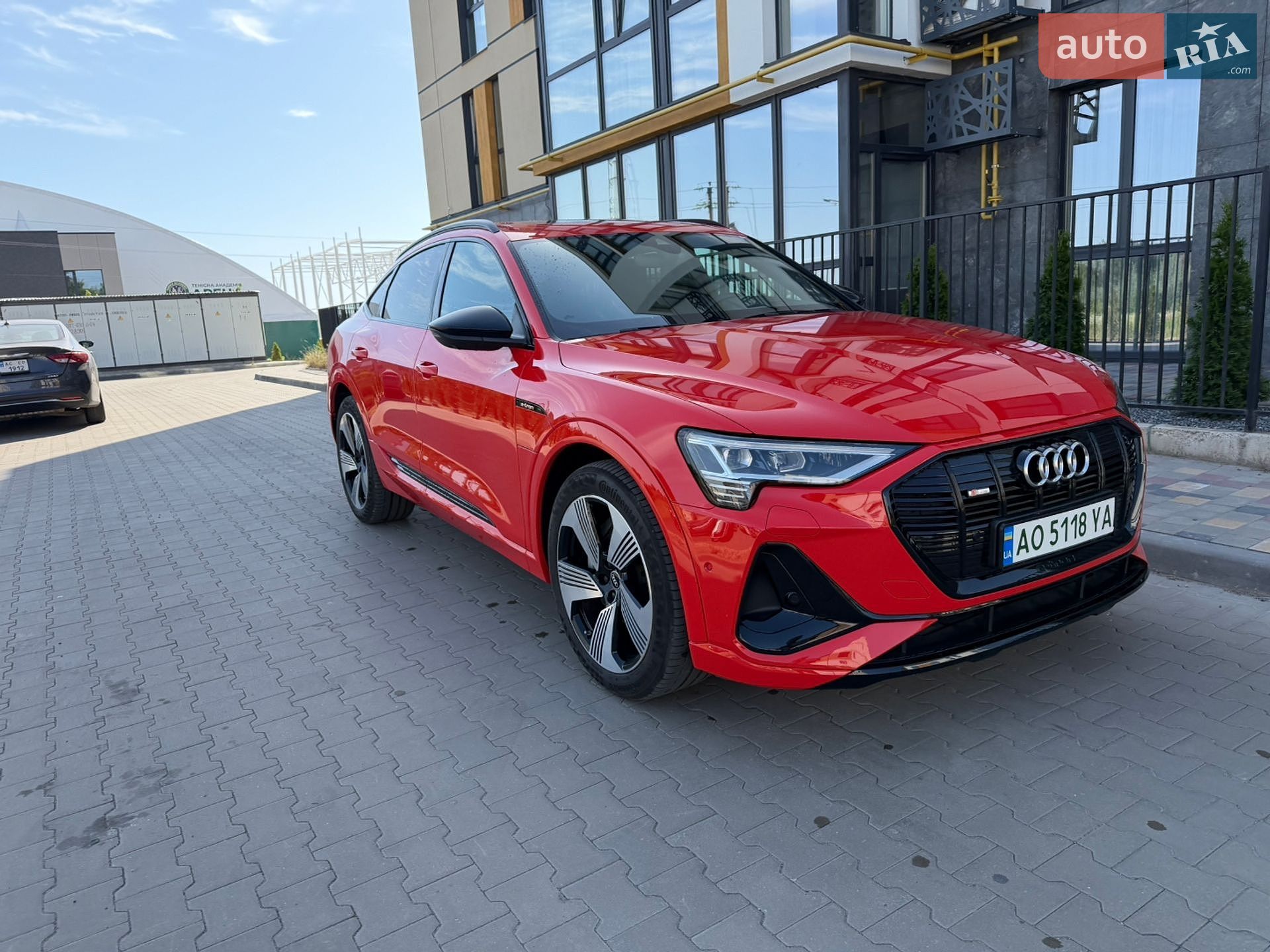 AUDI E-TRON SPORTBACK 2021 VIN WAUZZZGE5MB025356 фото оголошення 2 з 30