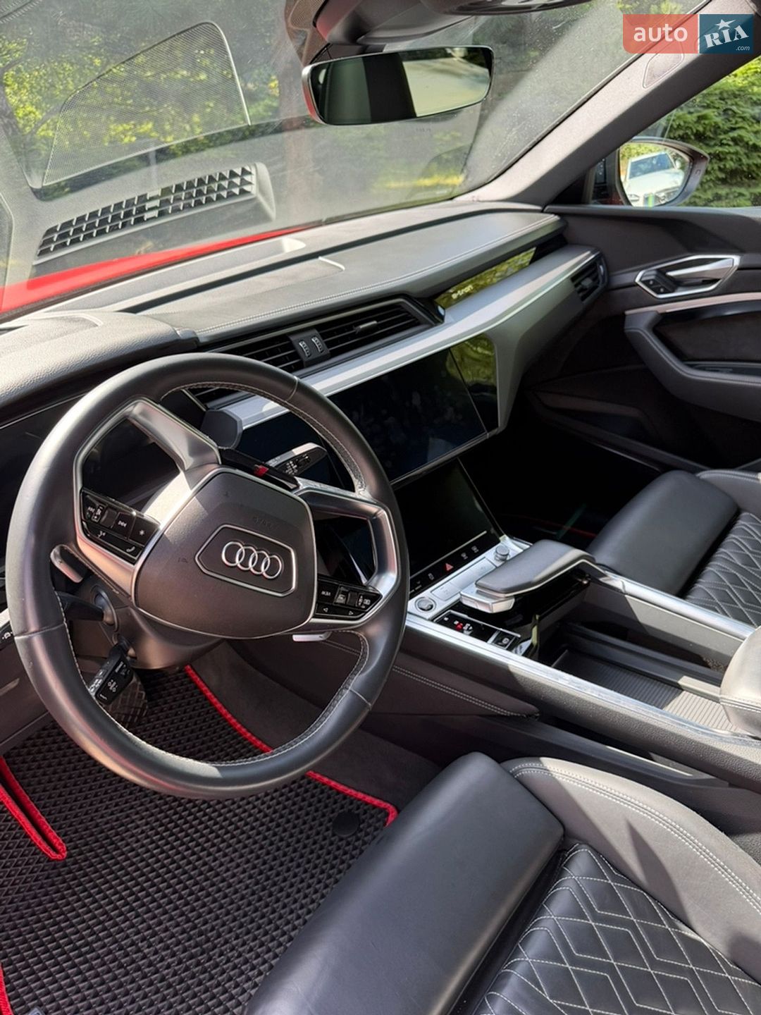 AUDI E-TRON SPORTBACK 2021 VIN WAUZZZGE5MB025356 фото оголошення 18 з 30