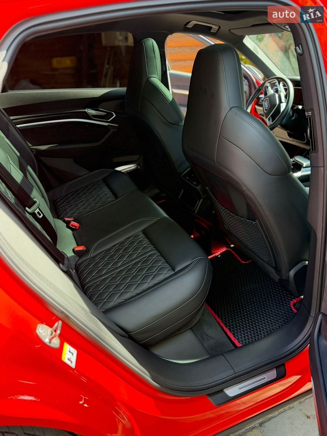 AUDI E-TRON SPORTBACK 2021 VIN WAUZZZGE5MB025356 фото оголошення 25 з 30