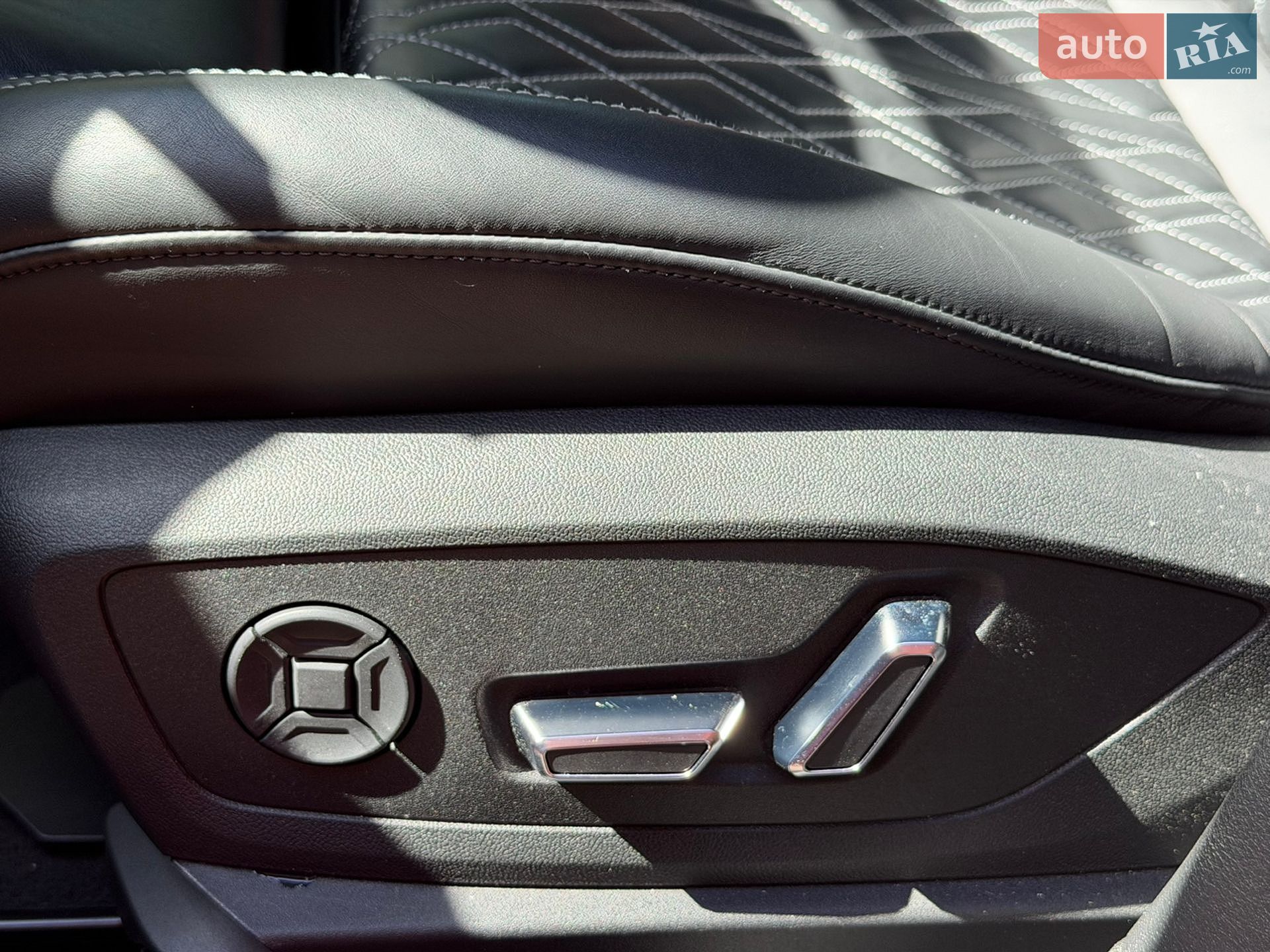 AUDI E-TRON SPORTBACK 2021 VIN WAUZZZGE5MB025356 фото оголошення 30 з 30