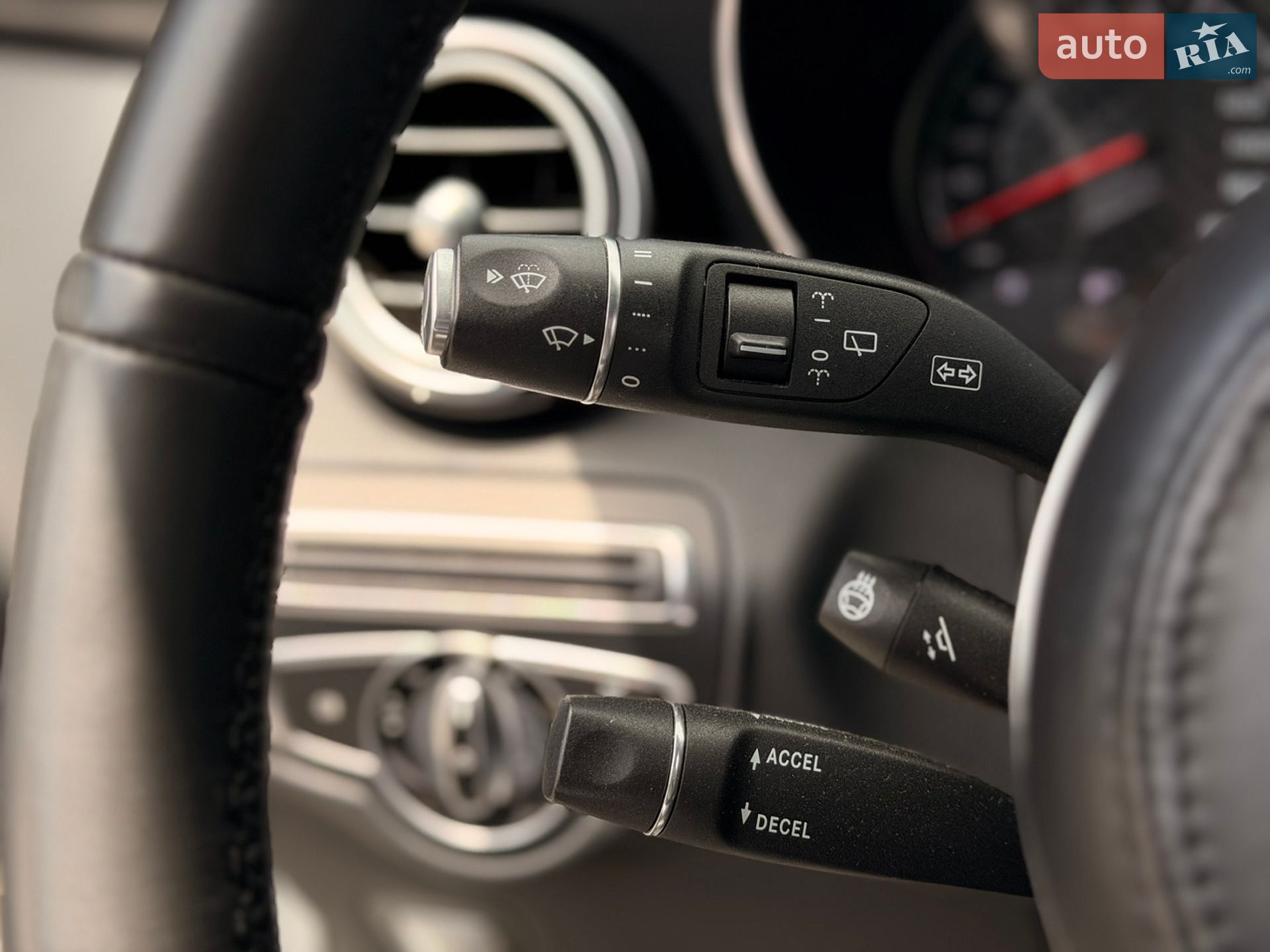 Mercedes-Benz GLC-Class 2016 VIN WDC0G6EB7HF199284 фото оголошення 30 з 48