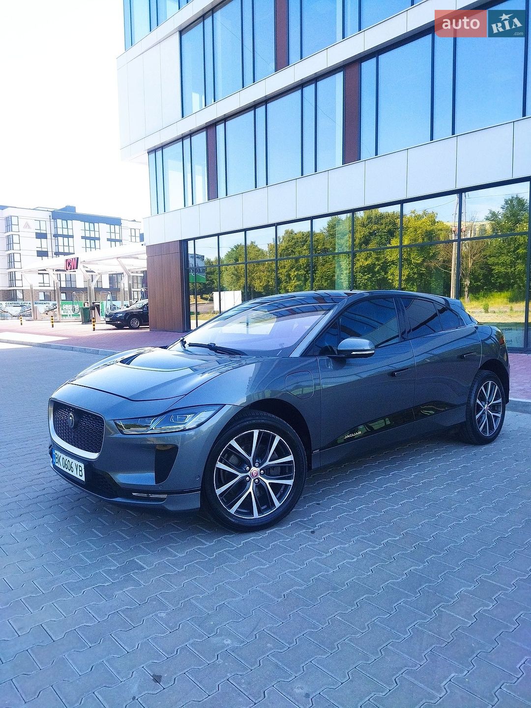 Jaguar I-Pace 2018 VIN SADHA2B11K1F68070 фото оголошення 4 з 14