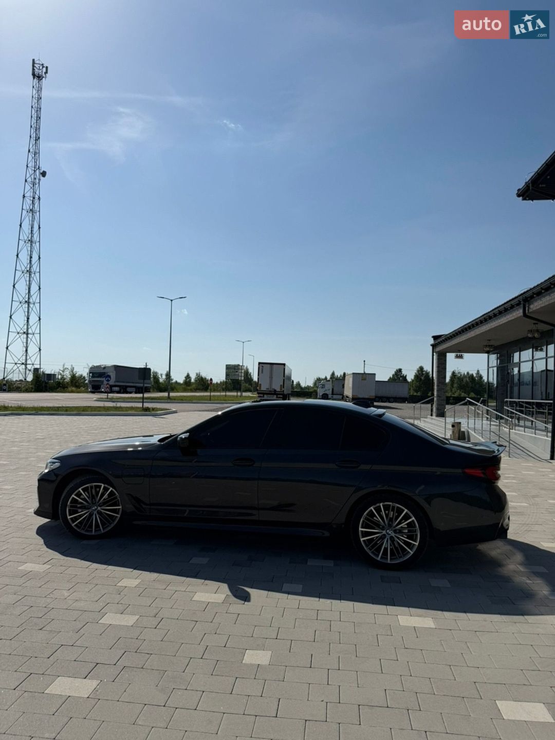 BMW 5 Series 2018 VIN WBAJA9C52JB249836 фото оголошення 14 з 48