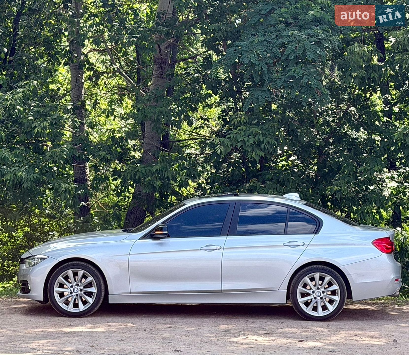 BMW 3 Series 2016 VIN WBA8E1G54GNT38457 фото оголошення 10 з 39