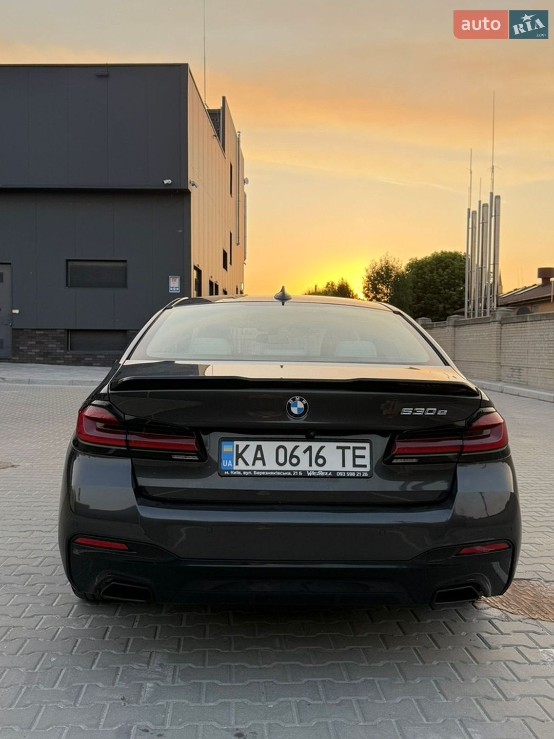 BMW 5 Series 2019 VIN WBAJB1C54KB376992 фото оголошення 9 з 45