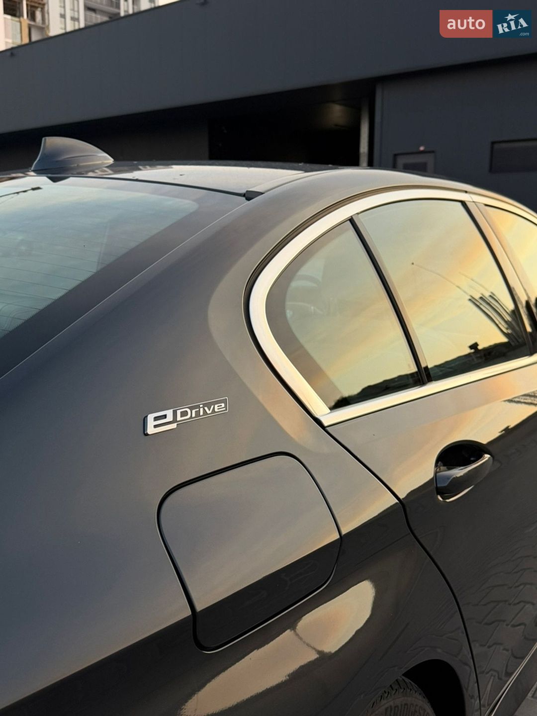 BMW 5 Series 2019 VIN WBAJB1C54KB376992 фото оголошення 5 з 45