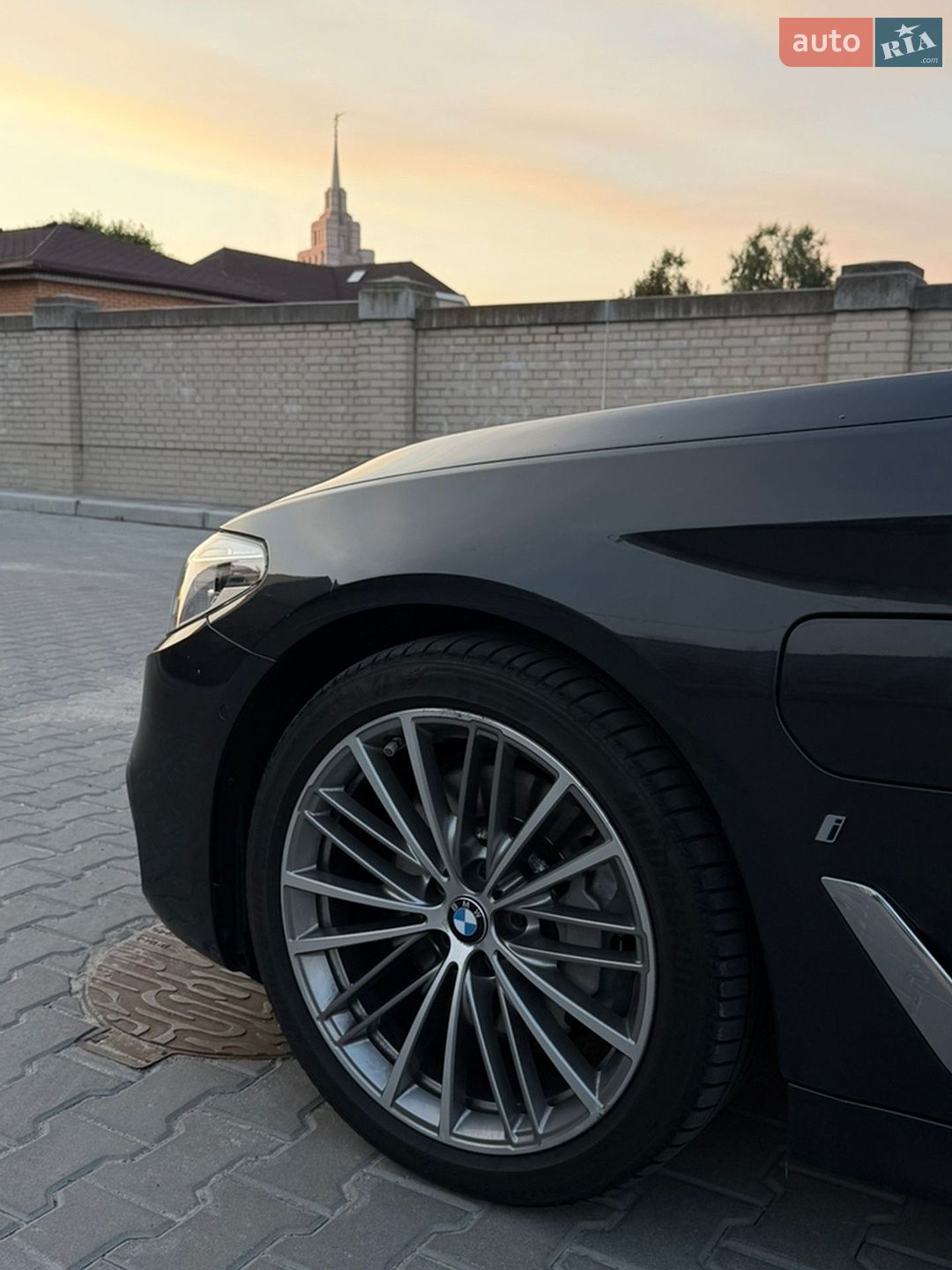 BMW 5 Series 2019 VIN WBAJB1C54KB376992 фото оголошення 19 з 45