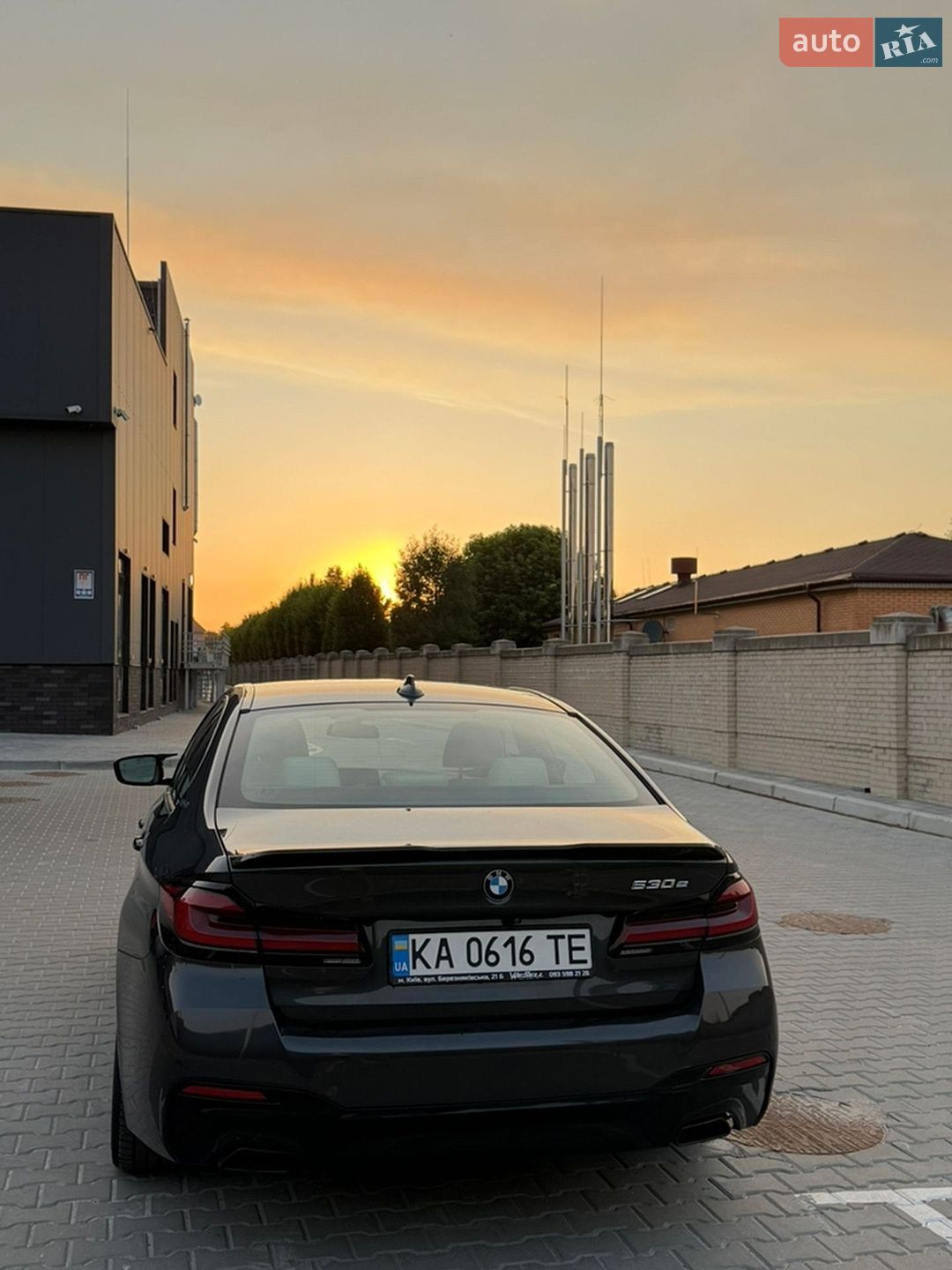 BMW 5 Series 2019 VIN WBAJB1C54KB376992 фото оголошення 10 з 45