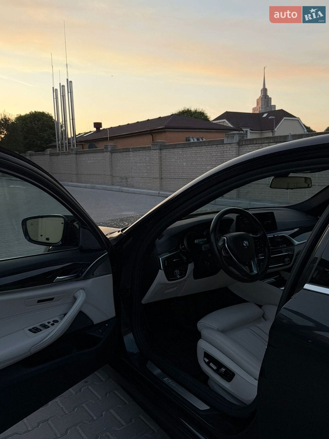BMW 5 Series 2019 VIN WBAJB1C54KB376992 фото оголошення 21 з 45