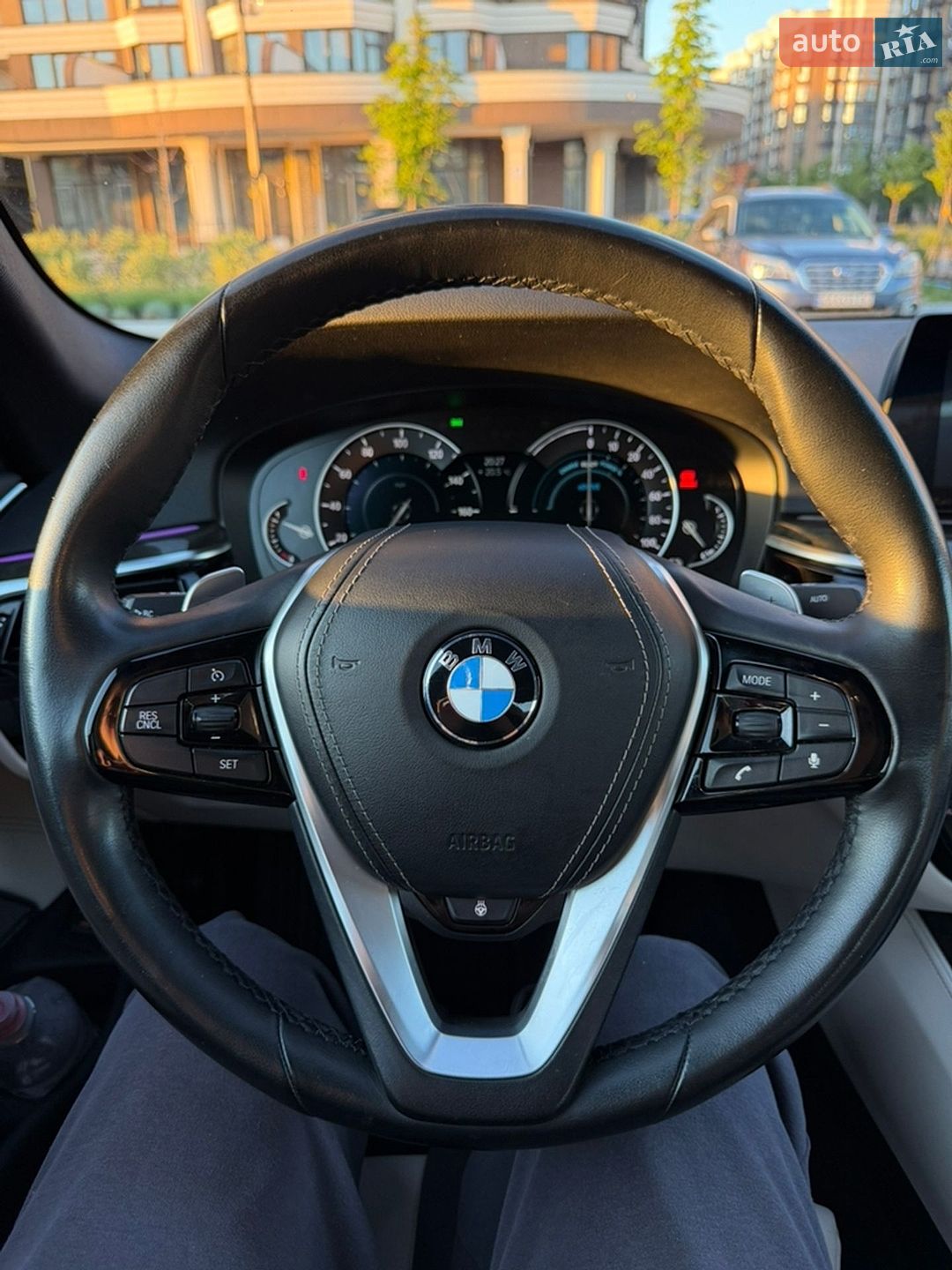 BMW 5 Series 2019 VIN WBAJB1C54KB376992 фото оголошення 39 з 45