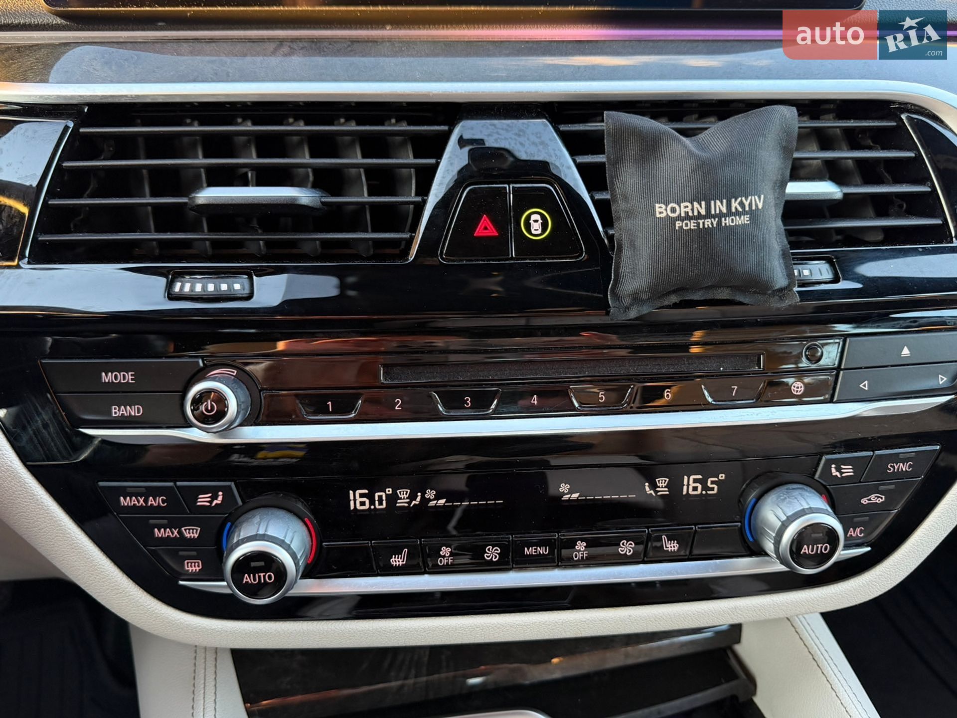 BMW 5 Series 2019 VIN WBAJB1C54KB376992 фото оголошення 40 з 45