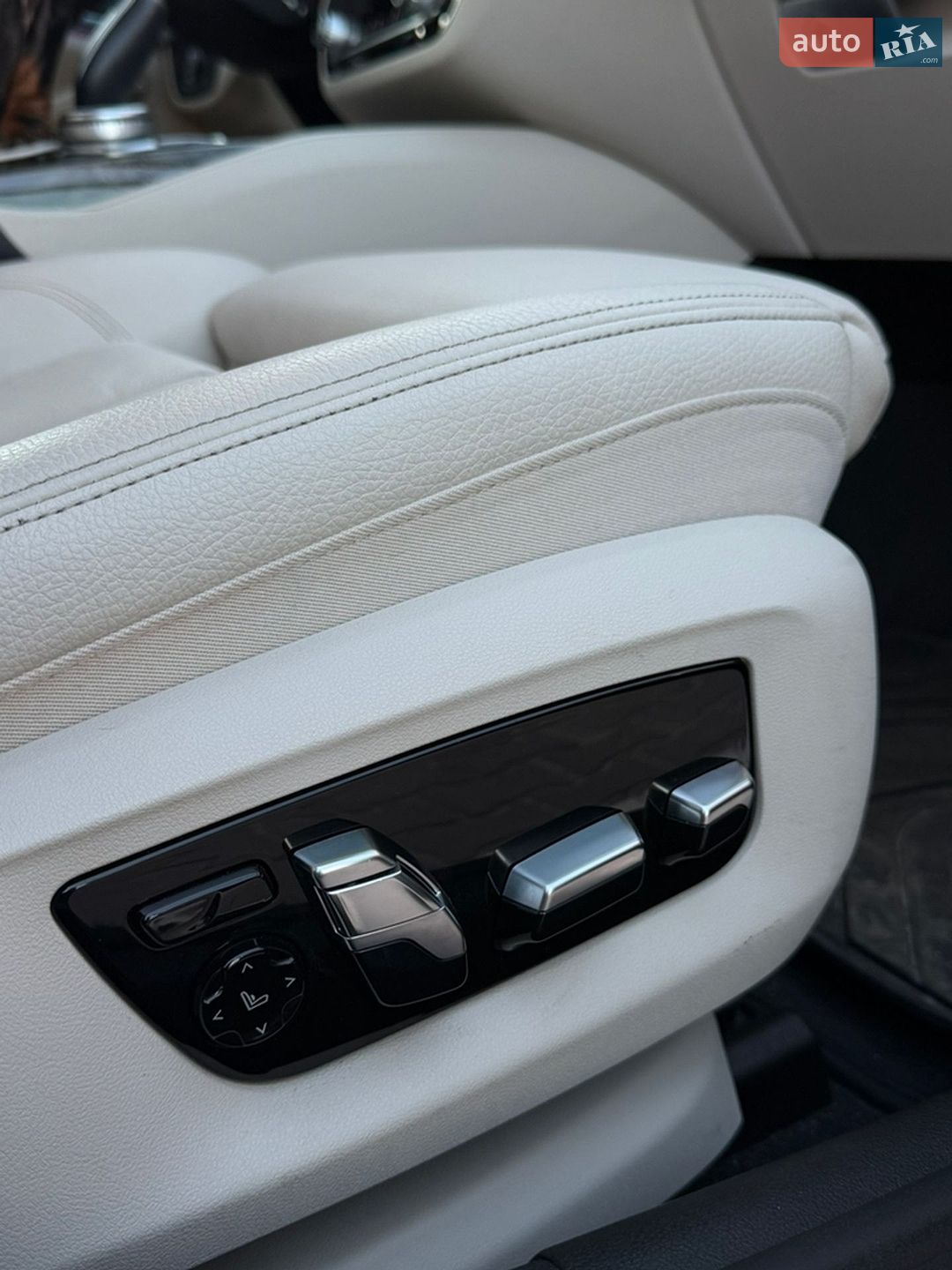 BMW 5 Series 2019 VIN WBAJB1C54KB376992 фото оголошення 45 з 45