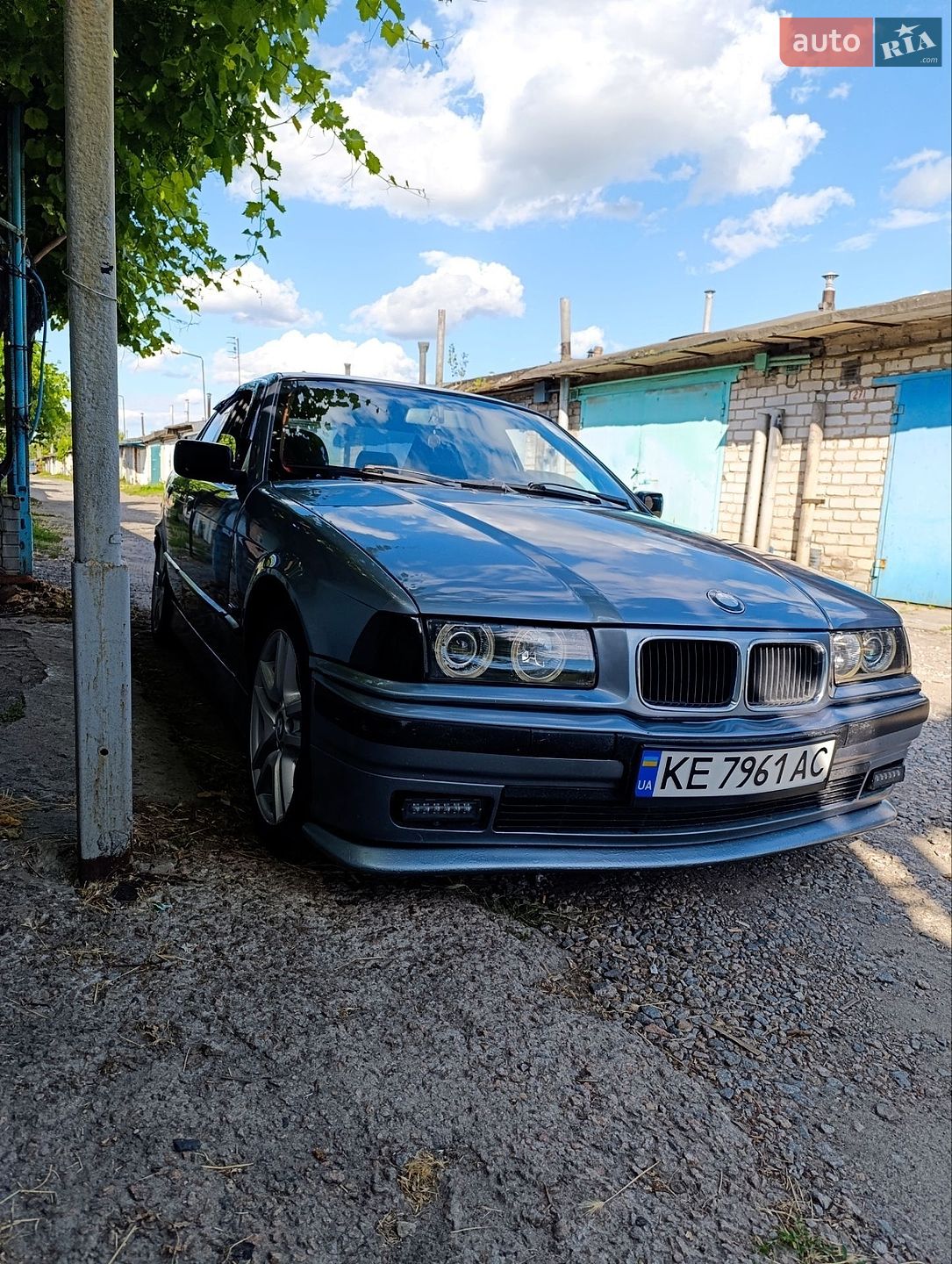 BMW 3 Series 1993 VIN WBACA31000FB78000 фото оголошення 2 з 11
