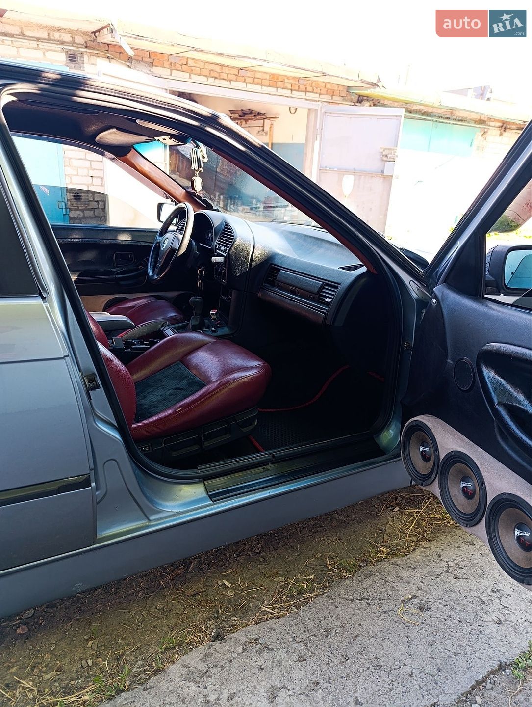 BMW 3 Series 1993 VIN WBACA31000FB78000 фото оголошення 11 з 11