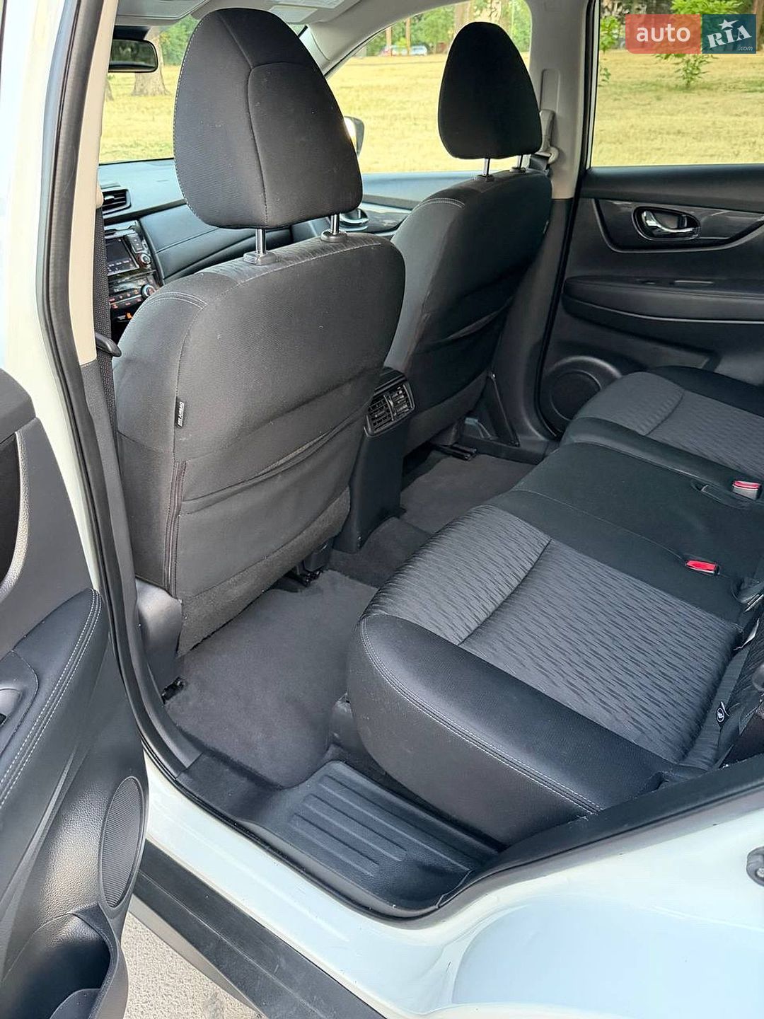 Nissan Rogue 2019 VIN KNMAT2MV5KP539429 фото оголошення 3 з 14