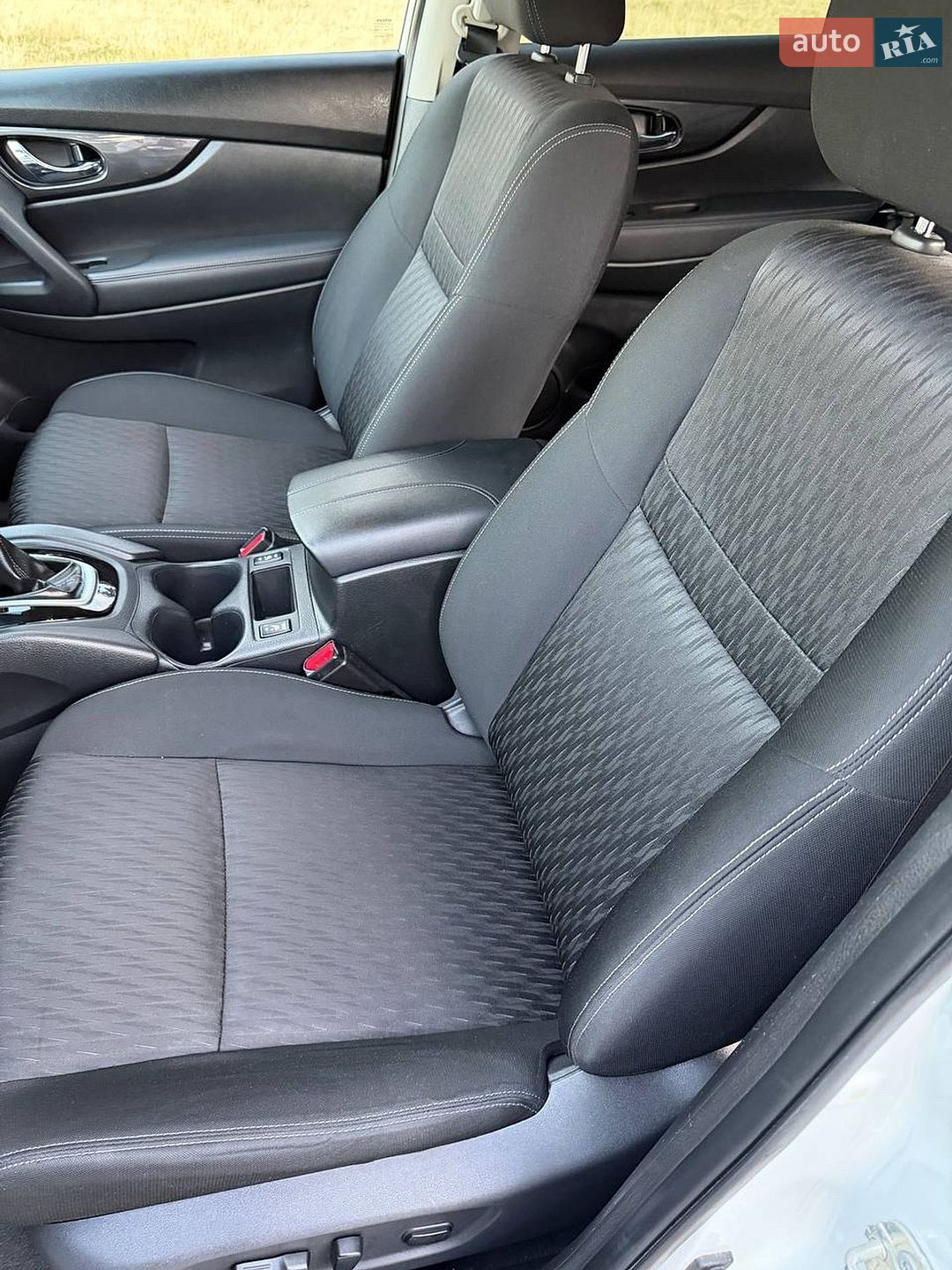 Nissan Rogue 2019 VIN KNMAT2MV5KP539429 фото оголошення 4 з 14