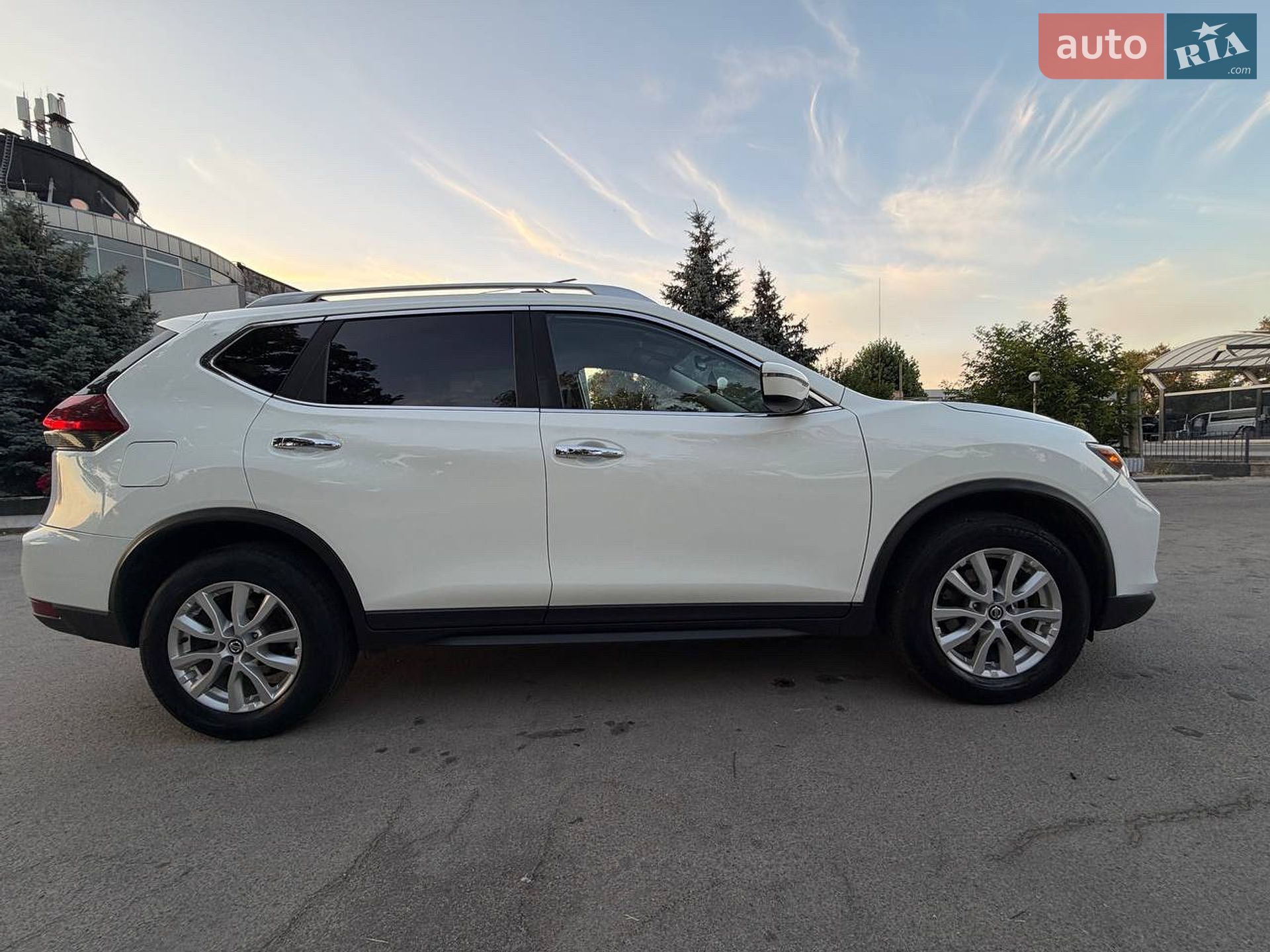 Nissan Rogue 2019 VIN KNMAT2MV5KP539429 фото оголошення 11 з 14