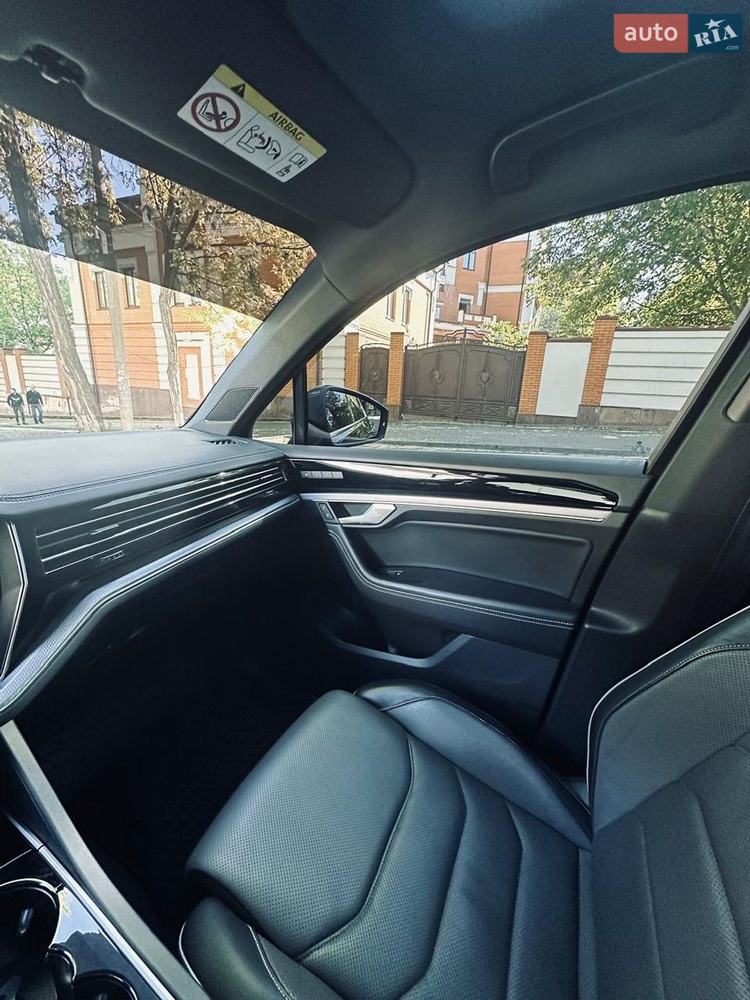 Volkswagen Touareg 2019 VIN WVGZZZCRZKD026201 фото оголошення 8 з 16