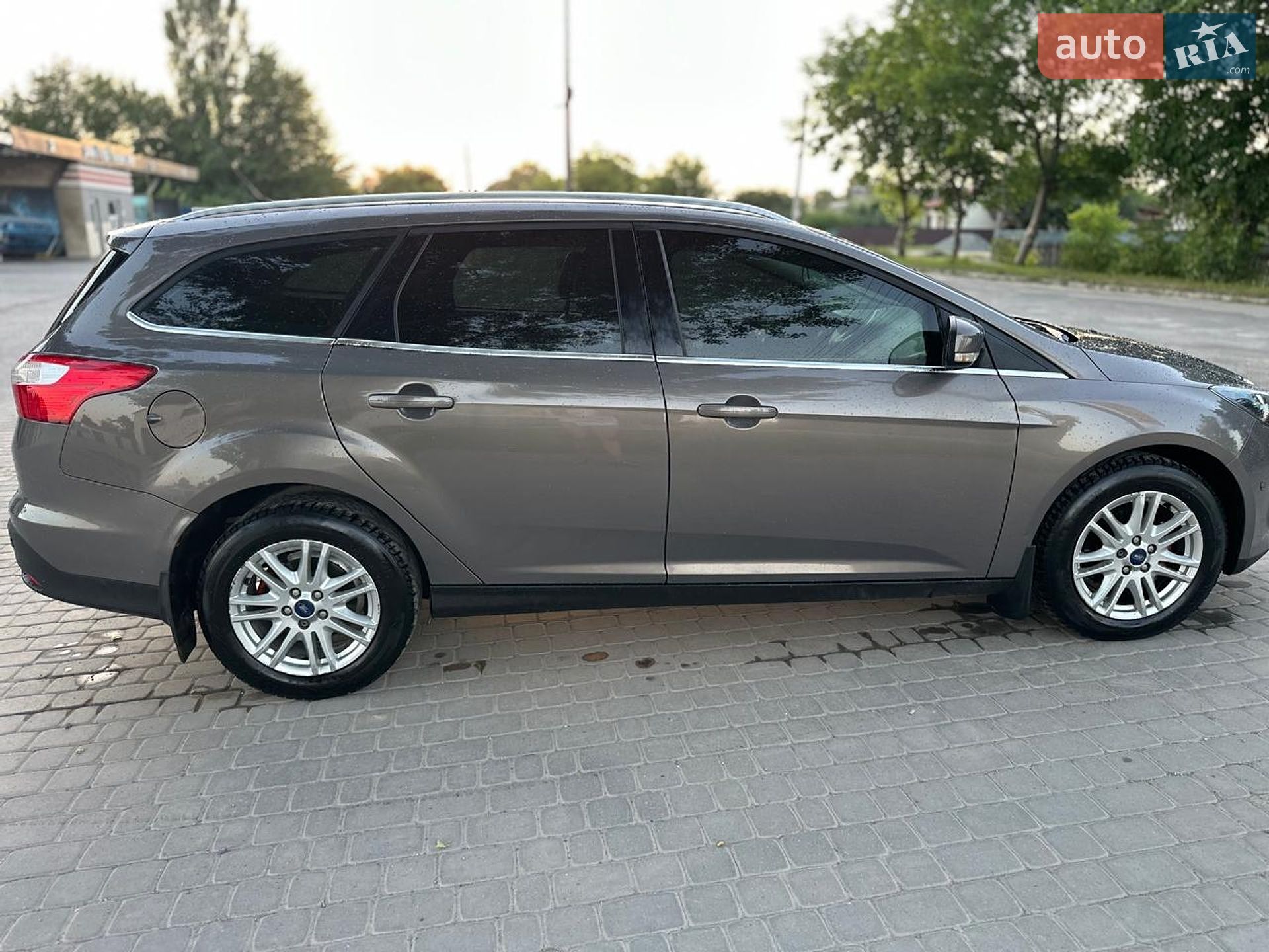 Ford Focus 2013 VIN WF0LXXGCBLDM13950 фото оголошення 3 з 11