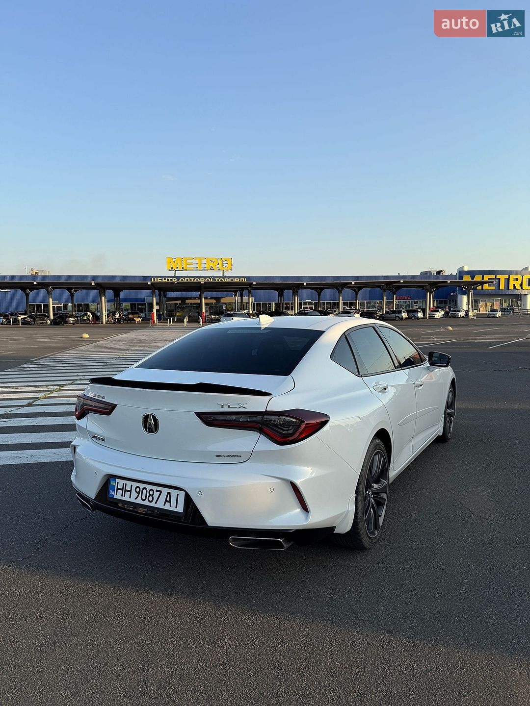 Acura TLX 2022 VIN 19UUB6F57NA002056 фото оголошення 4 з 8