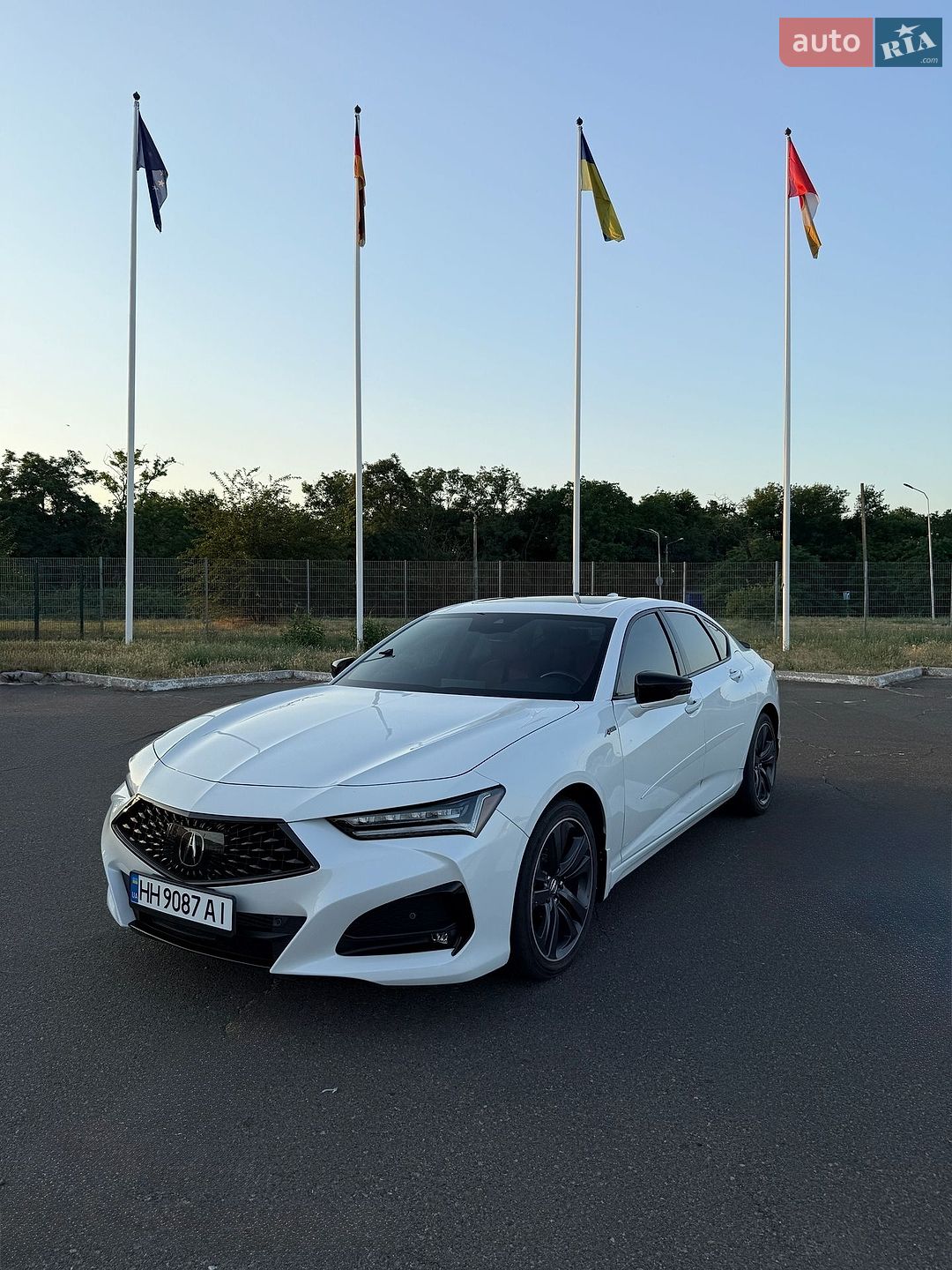 Acura TLX 2022 VIN 19UUB6F57NA002056 фото оголошення 8 з 8