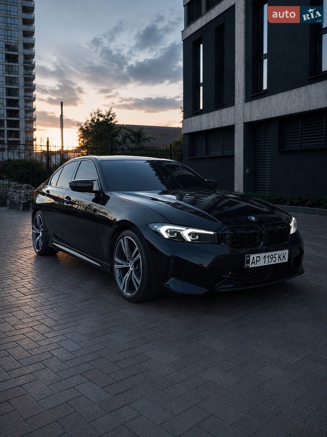 BMW 3 Series 2020 VIN 3MW5R1J03L8B43094 фото оголошення 2 з 16