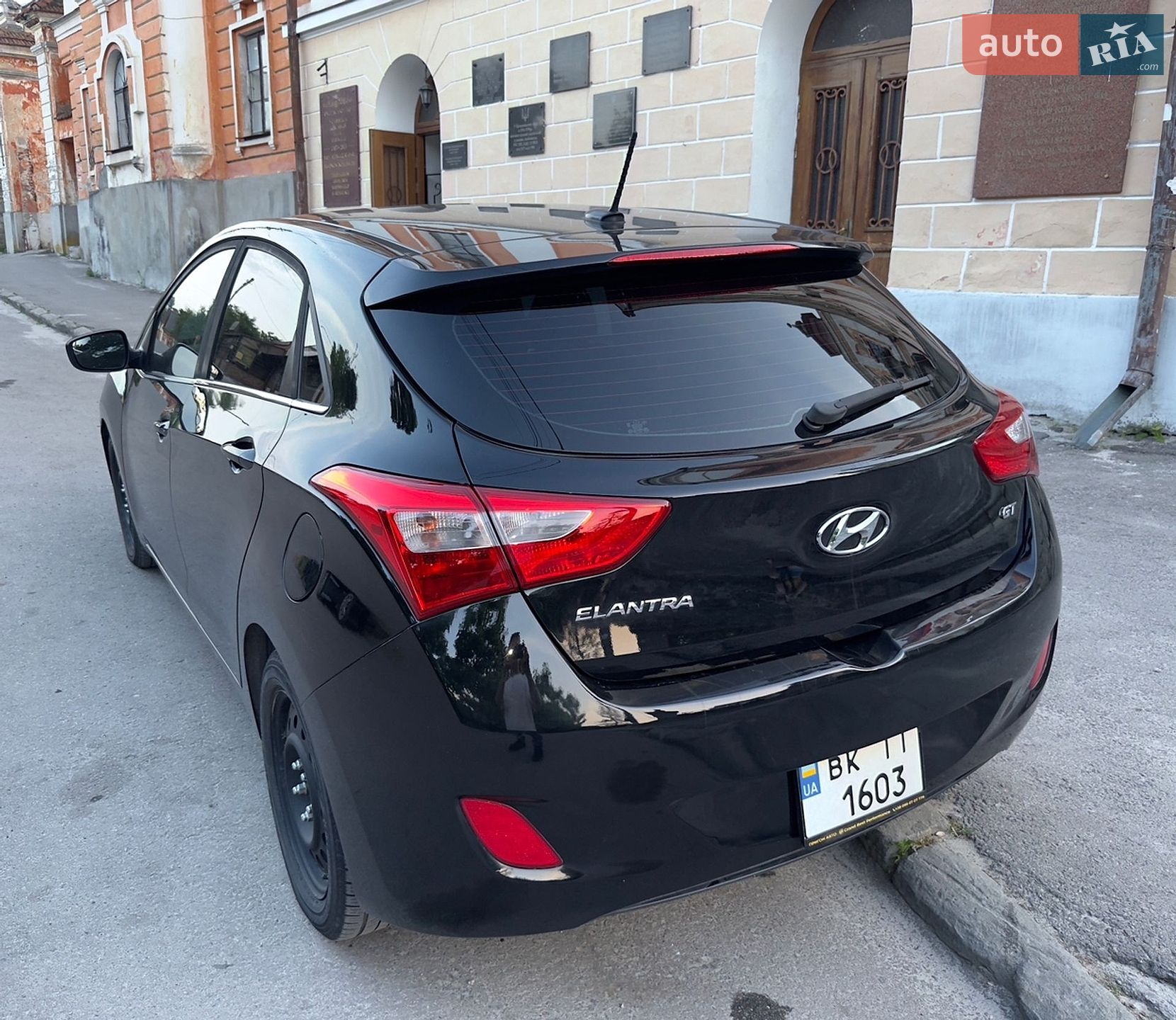 Hyundai Elantra 2016 VIN KMHD35LH7HU348210 фото оголошення 12 з 34
