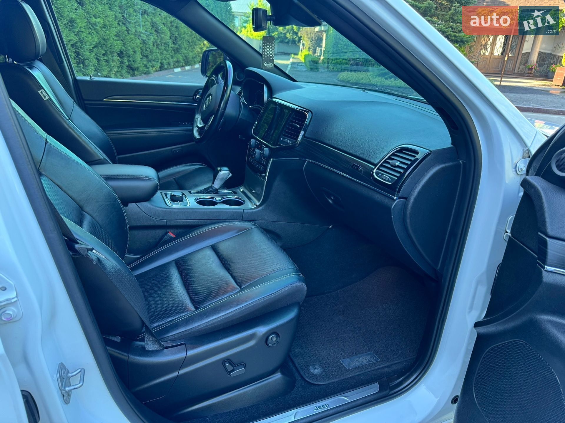 Jeep Grand Cherokee 2021 VIN 1C4RJFBG2MC670820 фото оголошення 27 з 49