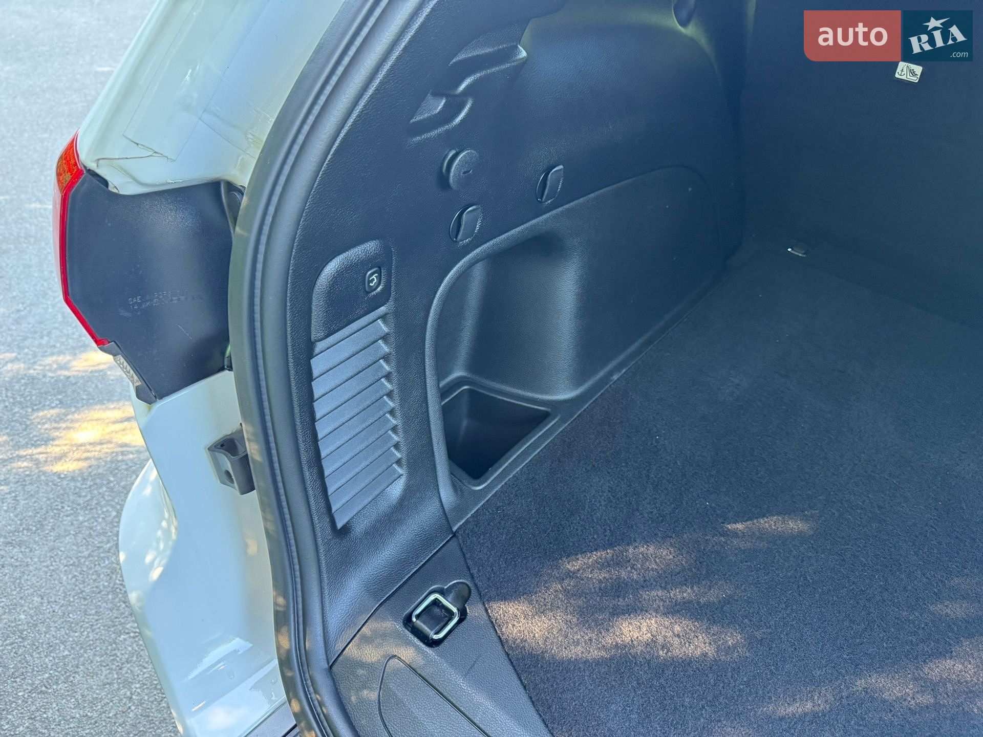 Jeep Grand Cherokee 2021 VIN 1C4RJFBG2MC670820 фото оголошення 38 з 49