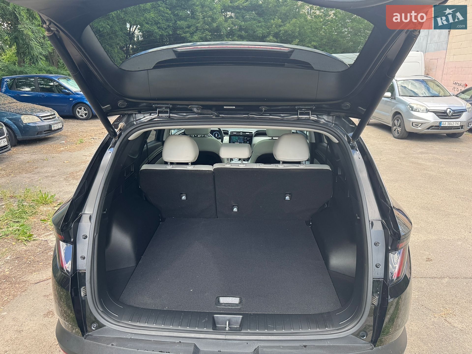 Hyundai Tucson 2023 VIN KM8JFCA11PU107360 фото оголошення 4 з 12