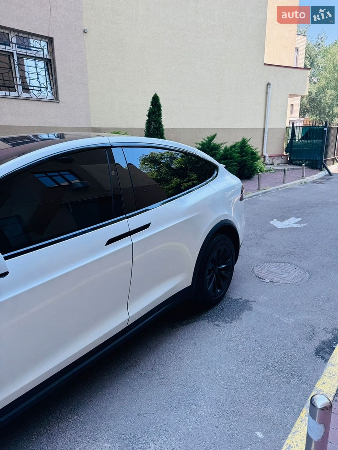 Tesla Model X 2020 VIN 5YJXCAE27LF272265 фото оголошення 2 з 25
