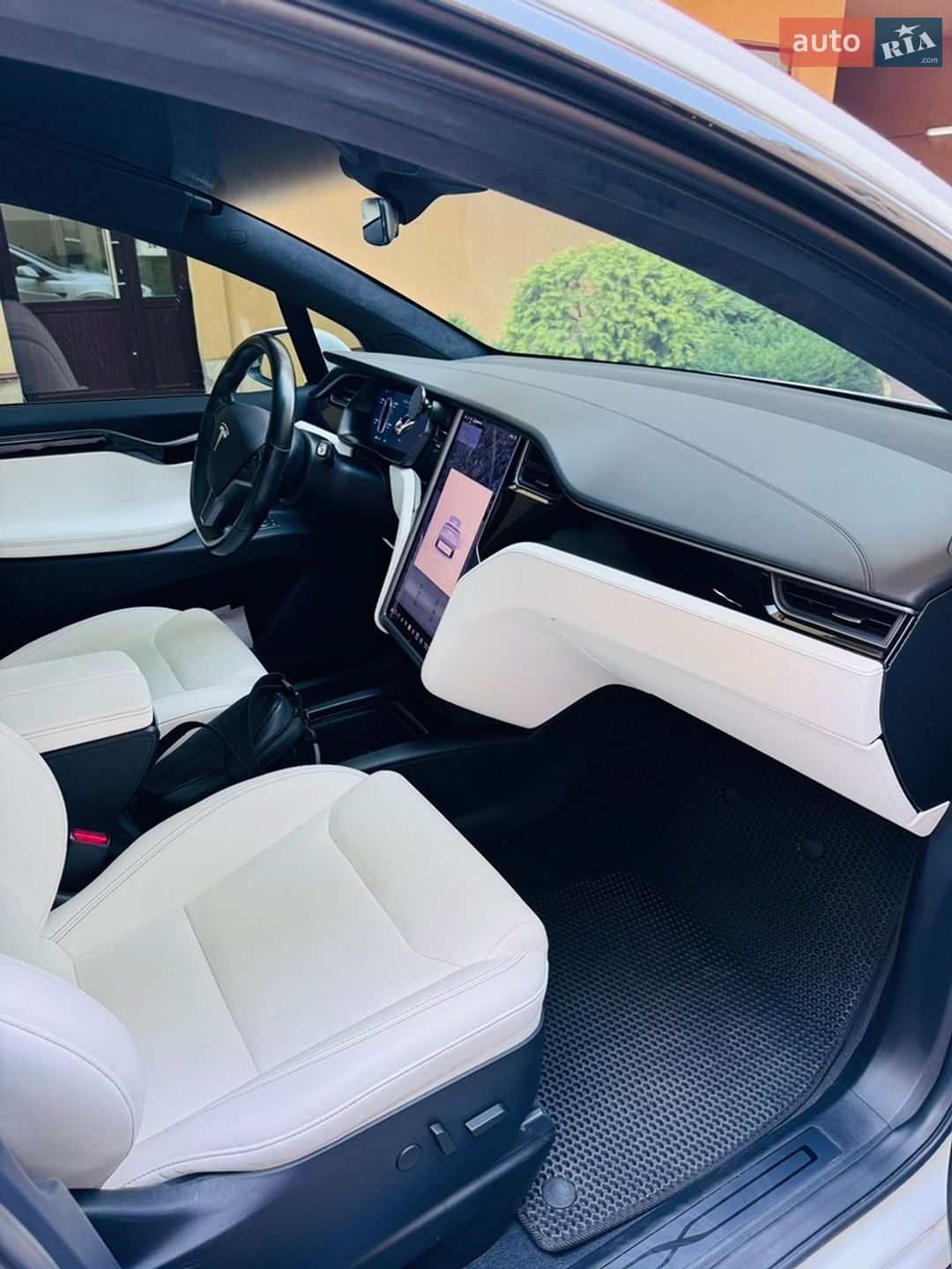 Tesla Model X 2020 VIN 5YJXCAE27LF272265 фото оголошення 10 з 25