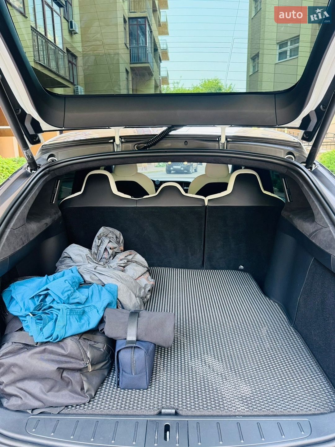 Tesla Model X 2020 VIN 5YJXCAE27LF272265 фото оголошення 14 з 25
