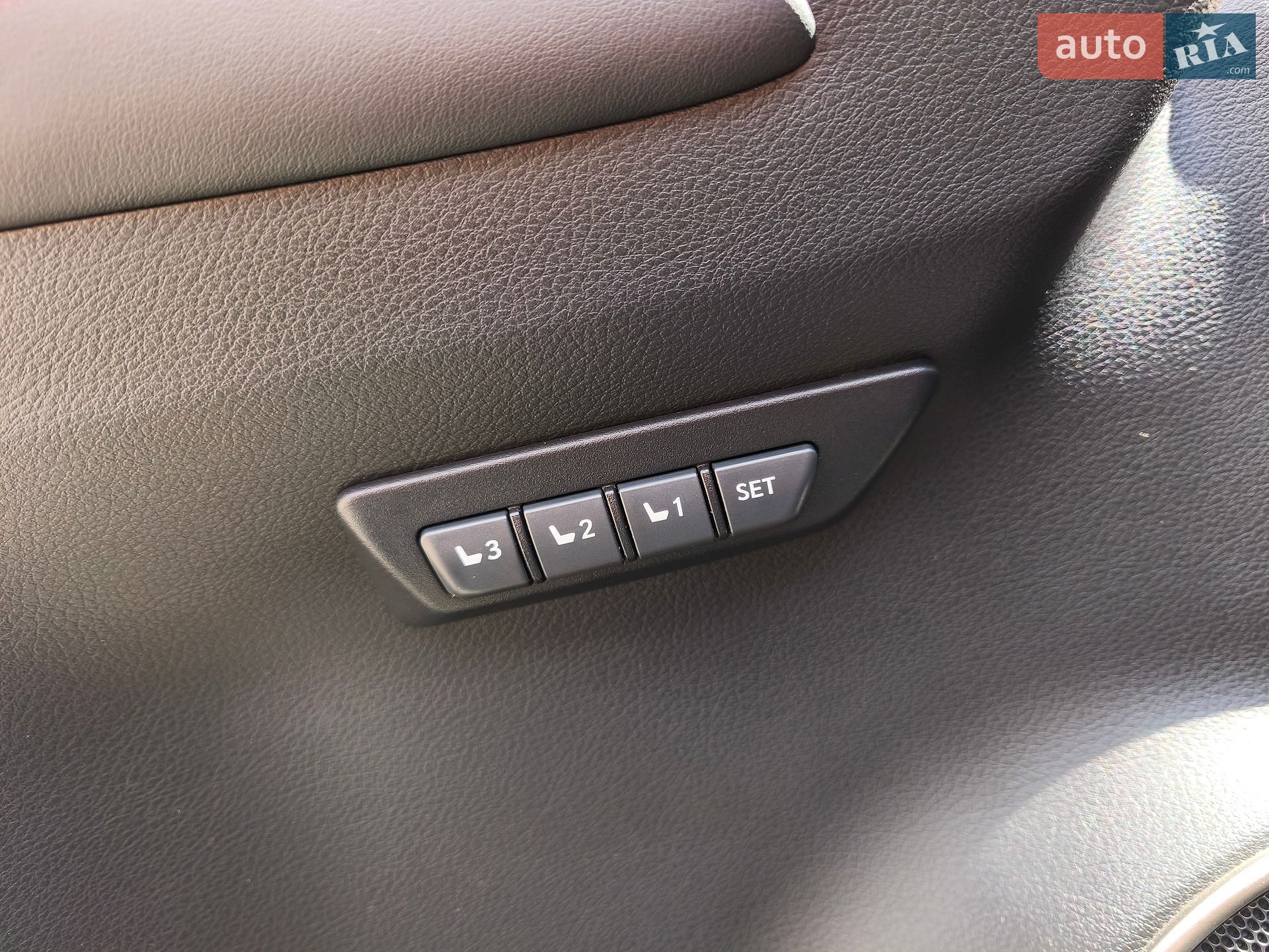 Lexus NX 2019 VIN JTJGJRDZ9L5006845 фото оголошення 10 з 30