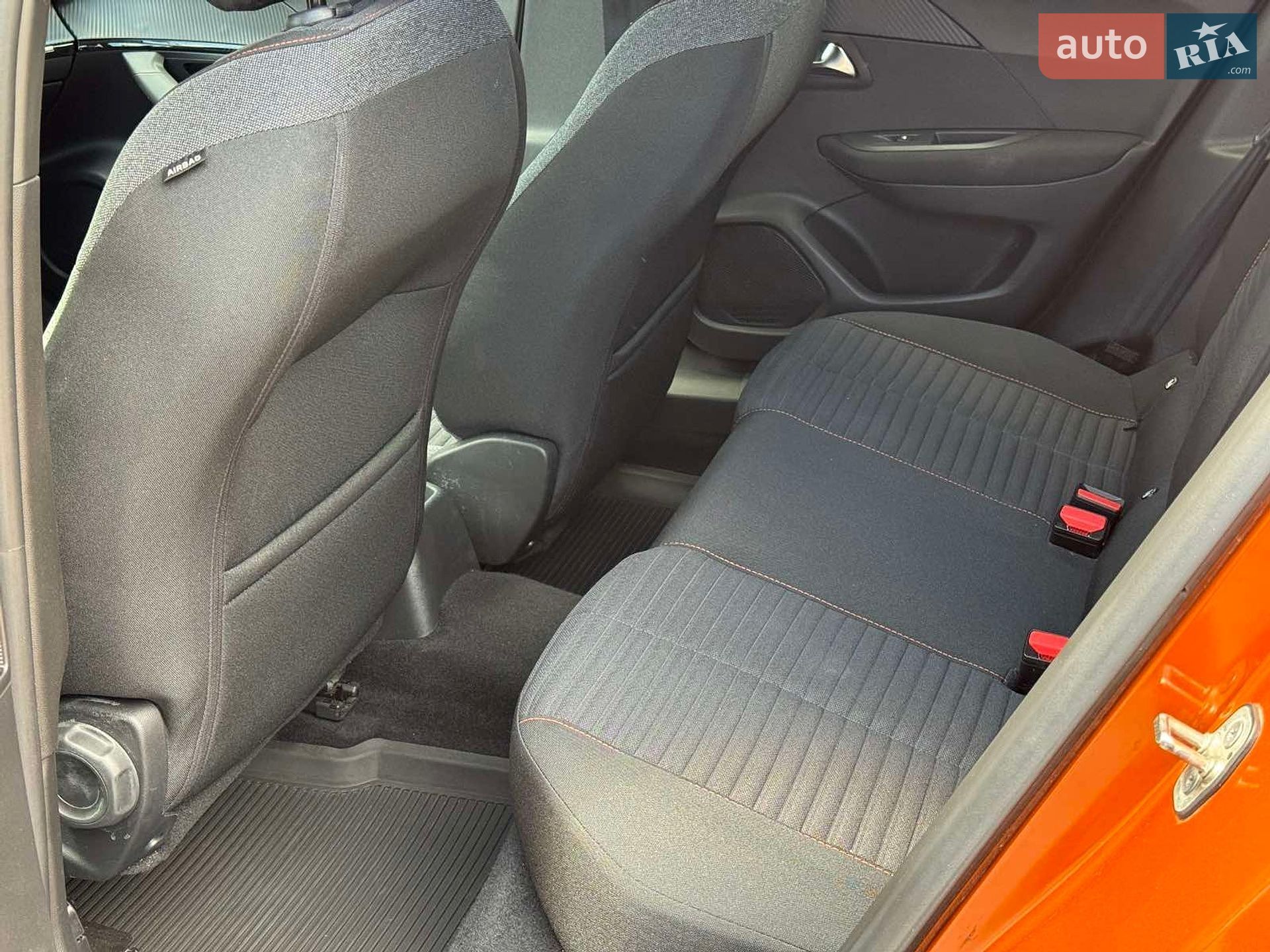 Peugeot 2008 2021 VIN VR3UDYHZSMJ880020 фото оголошення 8 з 14